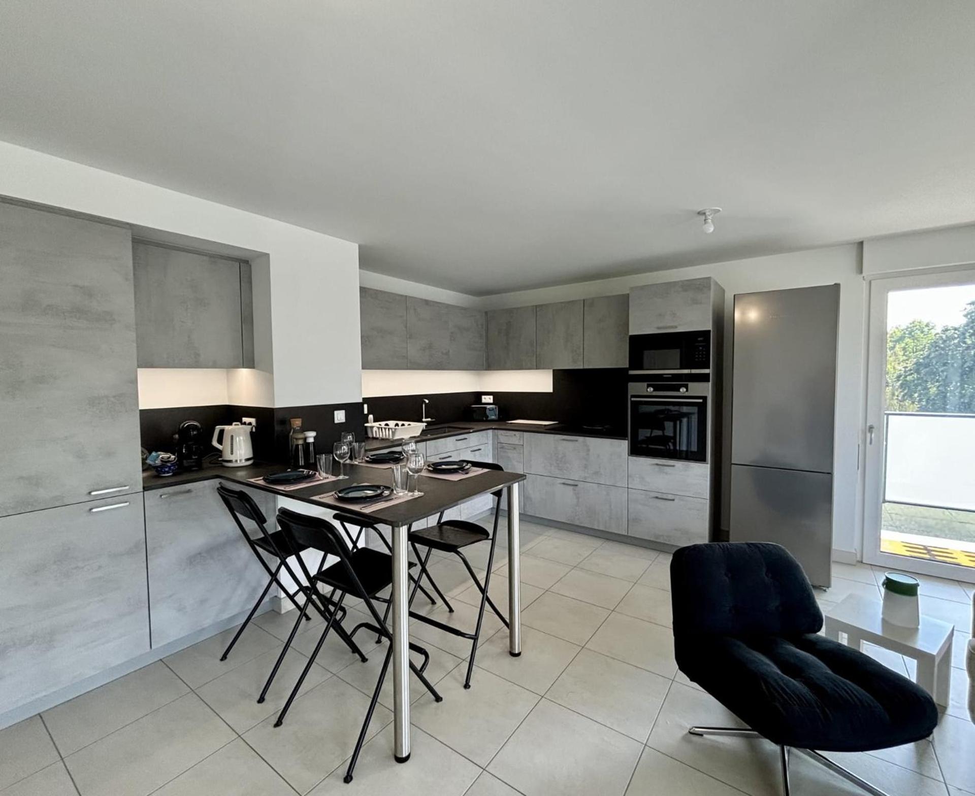 New apartment 10 minutes from downtown!