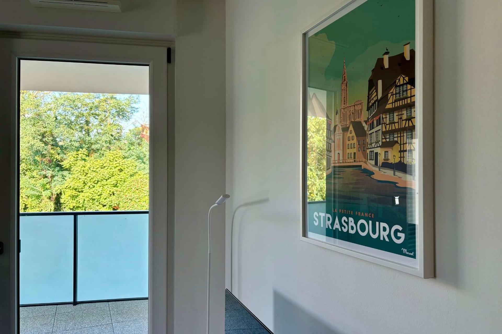 New apartment 10 minutes from downtown!