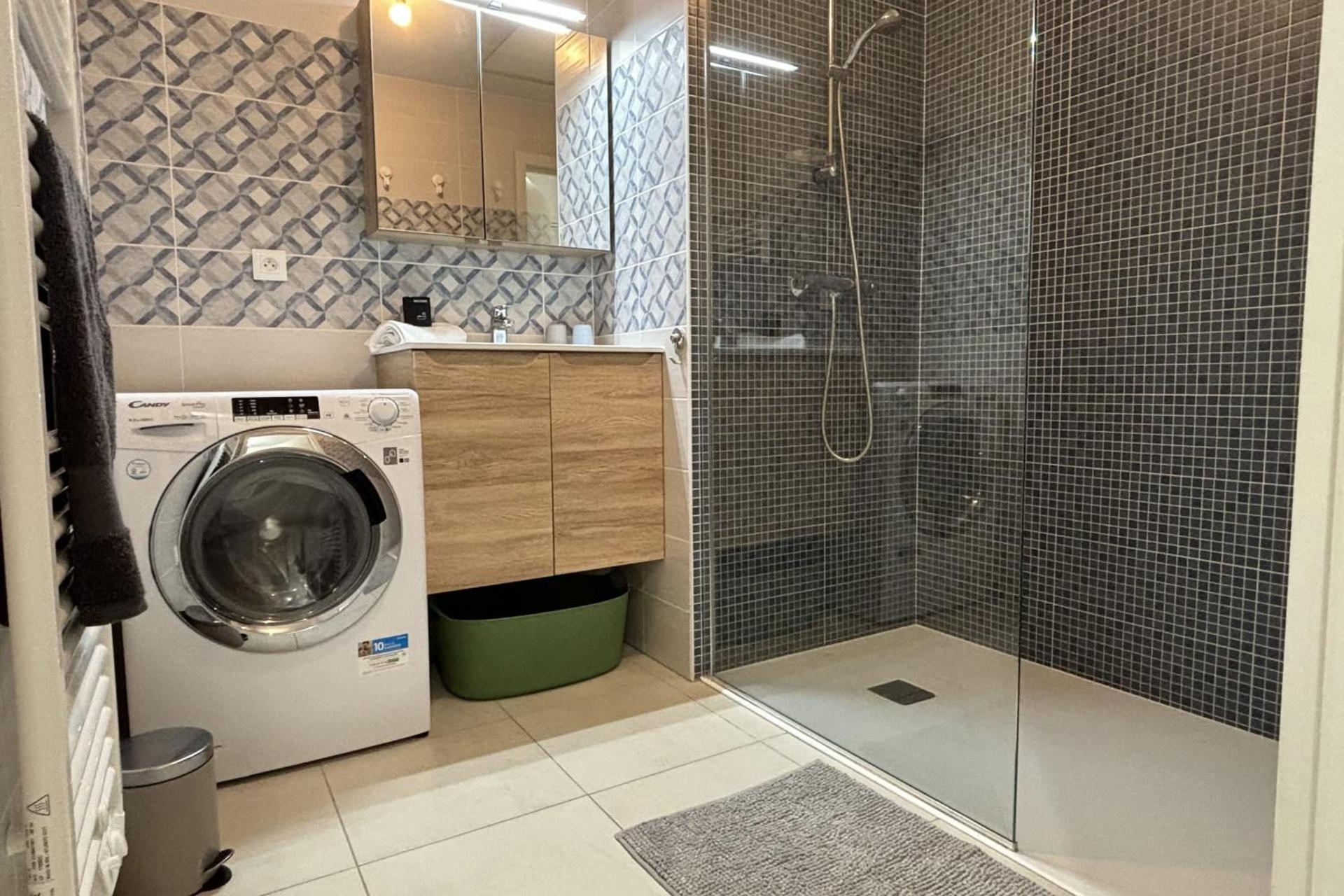 New apartment 10 minutes from downtown!