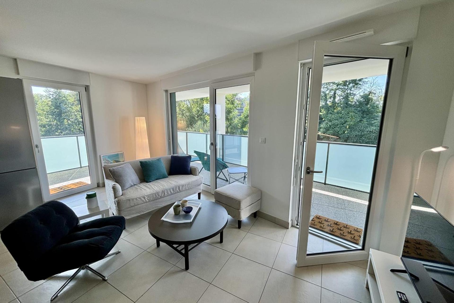 New apartment 10 minutes from downtown!