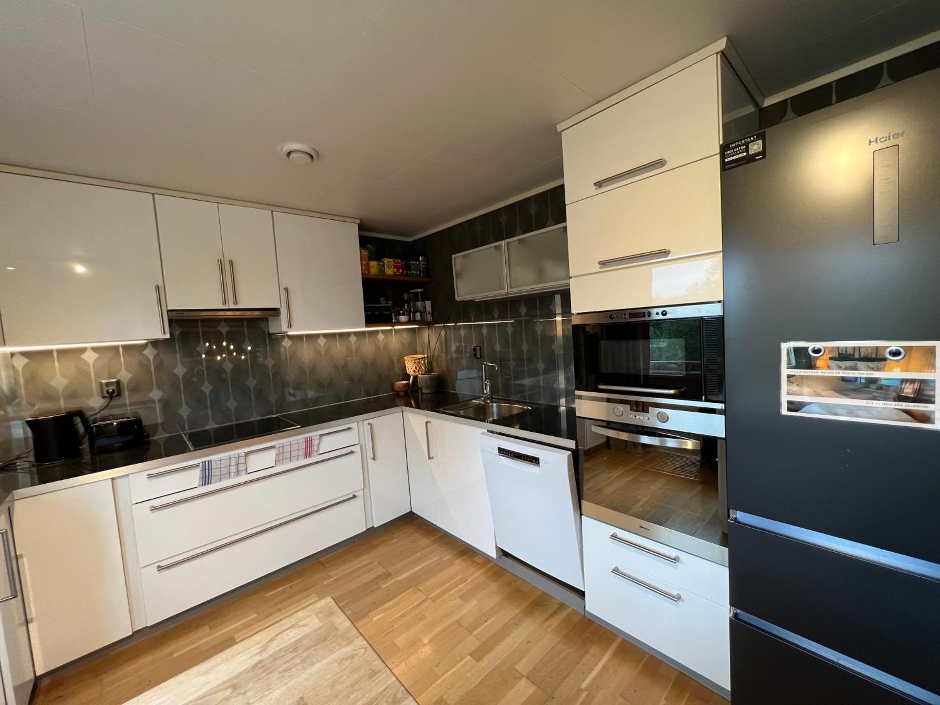 Røstad Apartment - with Kitchen and Free Parking