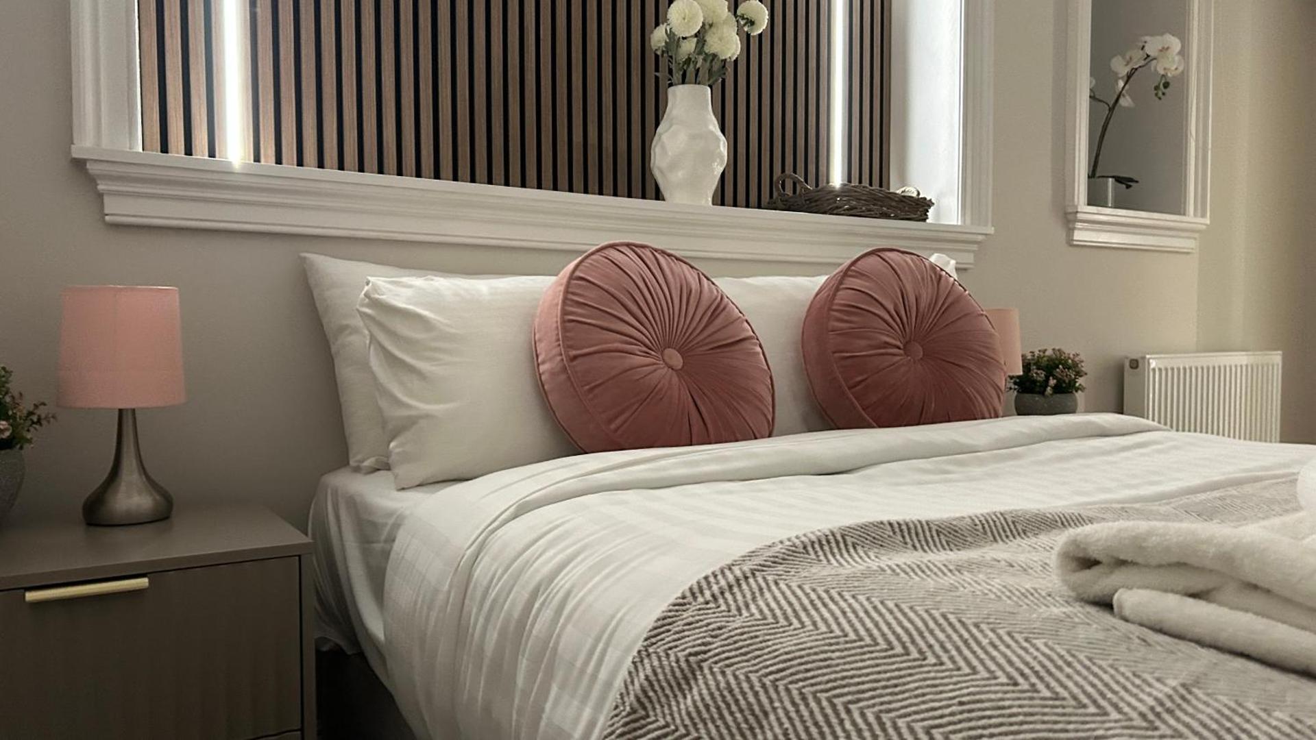 Superior One-Bedroom Apartment