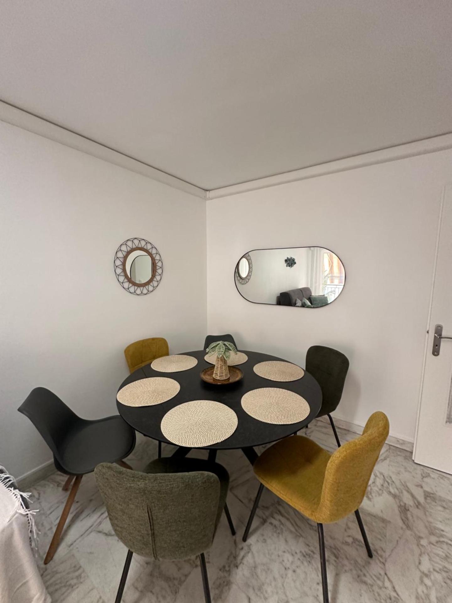 Superbe appartement Port de Nice Lumineux,Clim , Parking