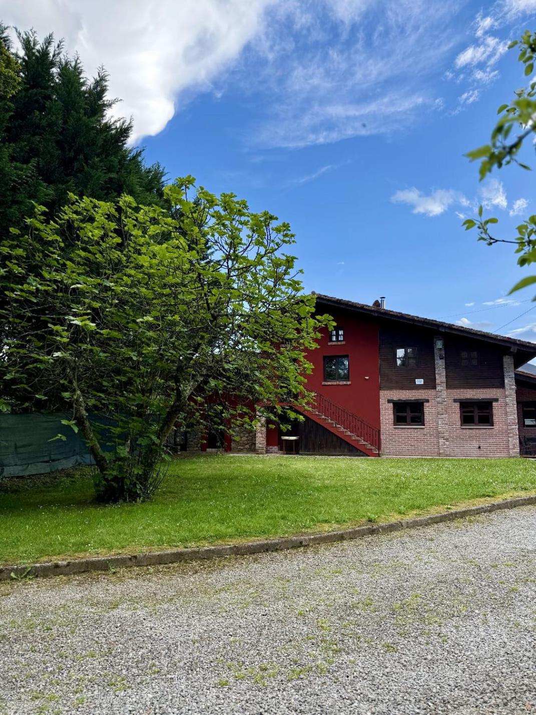 La Casería de Los Hevia 1 y 2