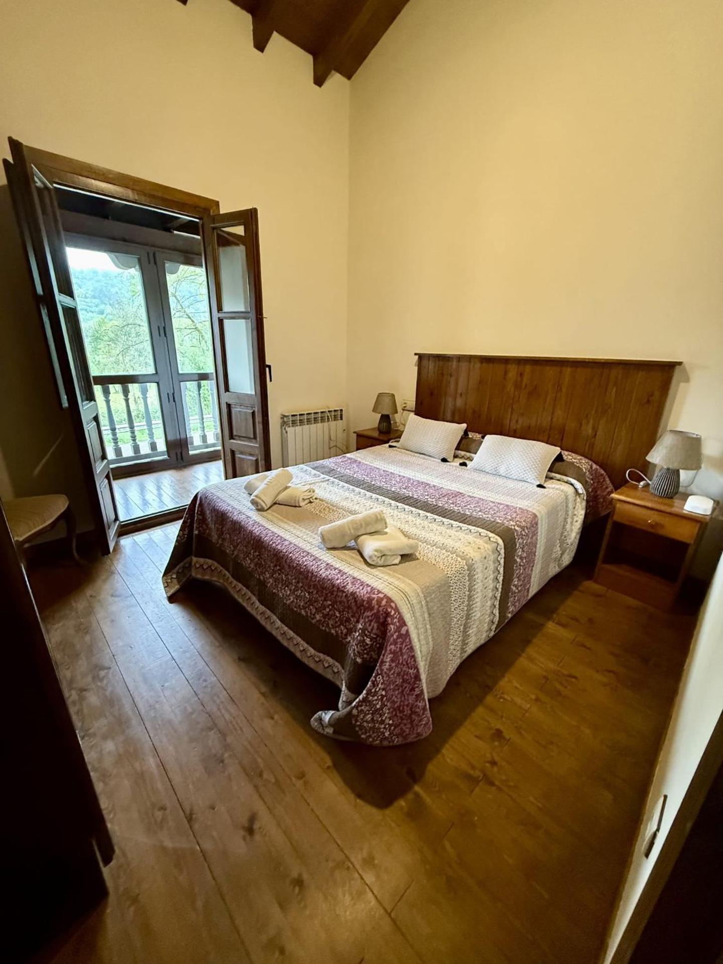 La Casería de Los Hevia 1 y 2