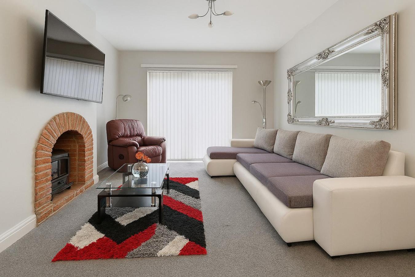 Communal lounge/ TV room