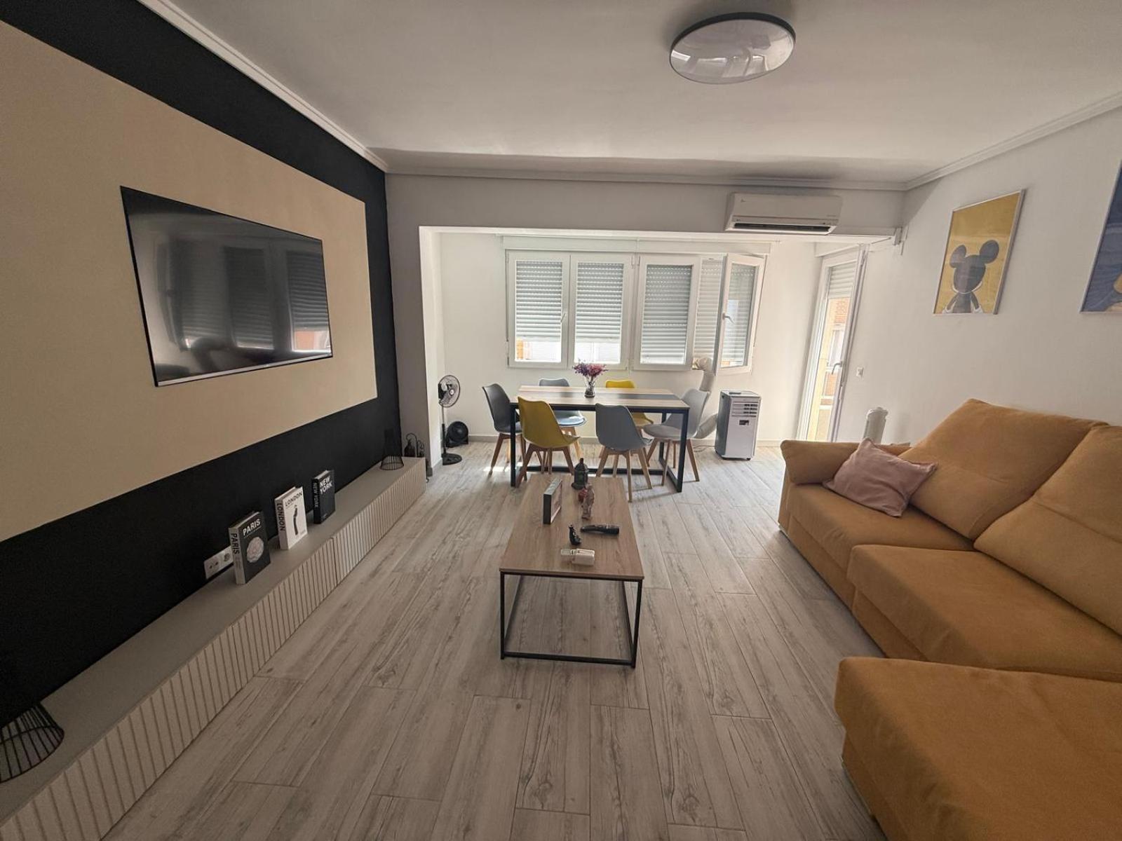 Communal lounge/ TV room