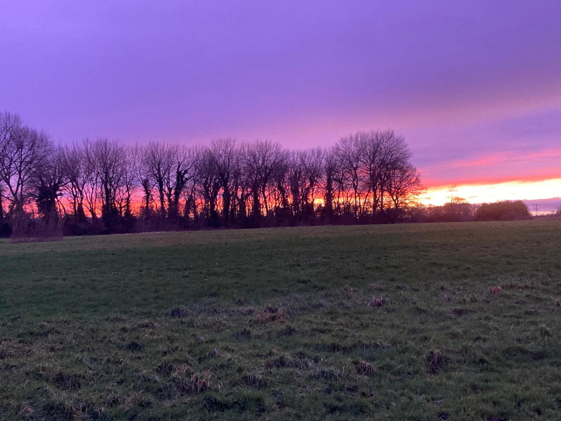 Romantic Country Cottage with Private Hot Tub