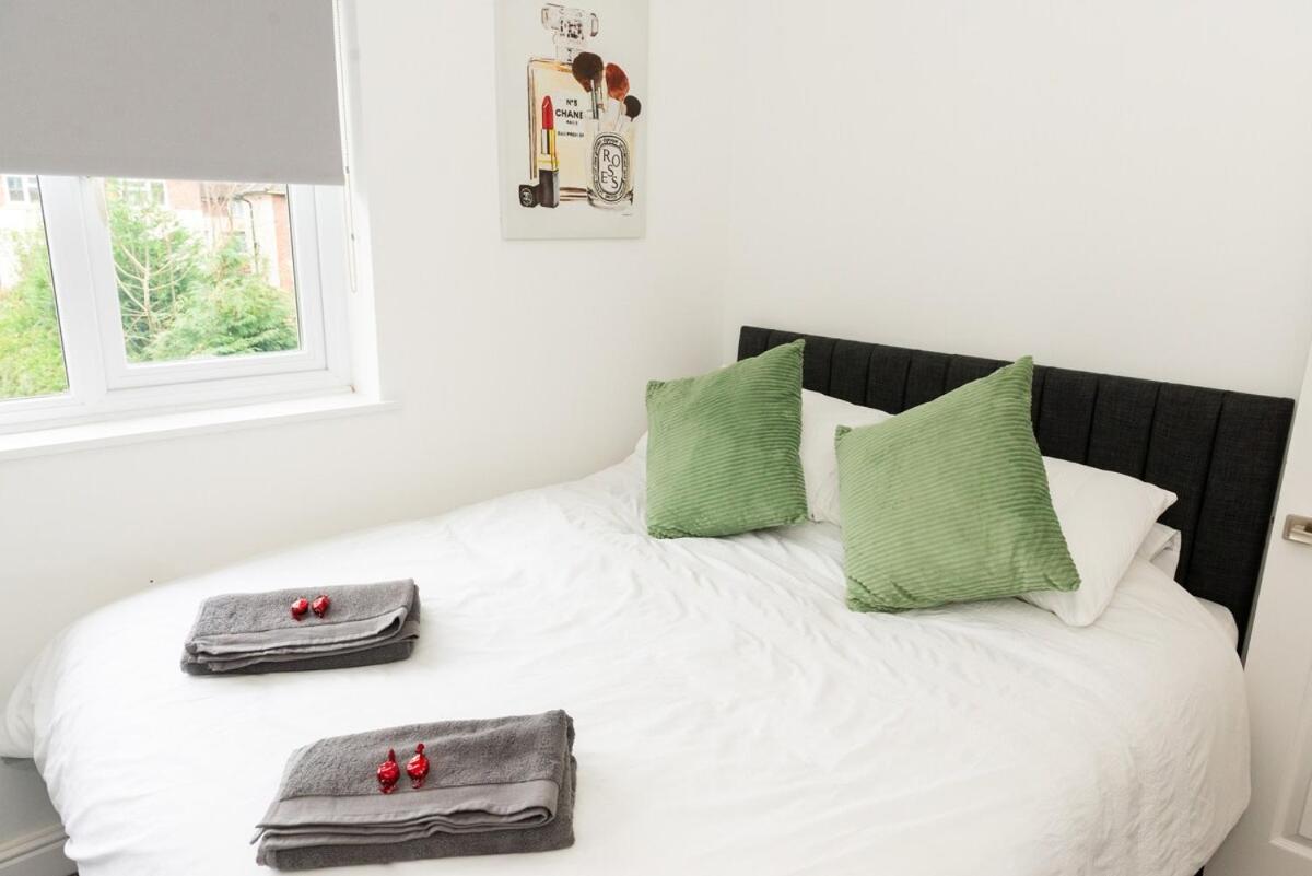 Argyle House Stunning 2 Bed Town Centre Home from Home with Private Parking