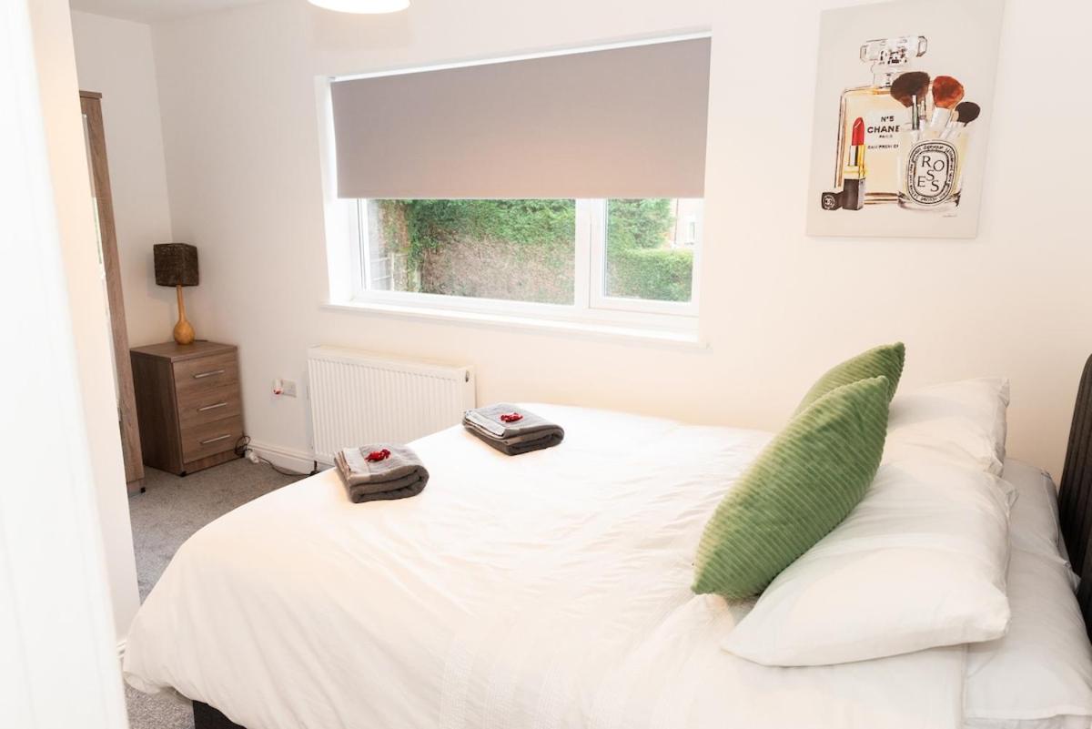 Argyle House Stunning 2 Bed Town Centre Home from Home with Private Parking