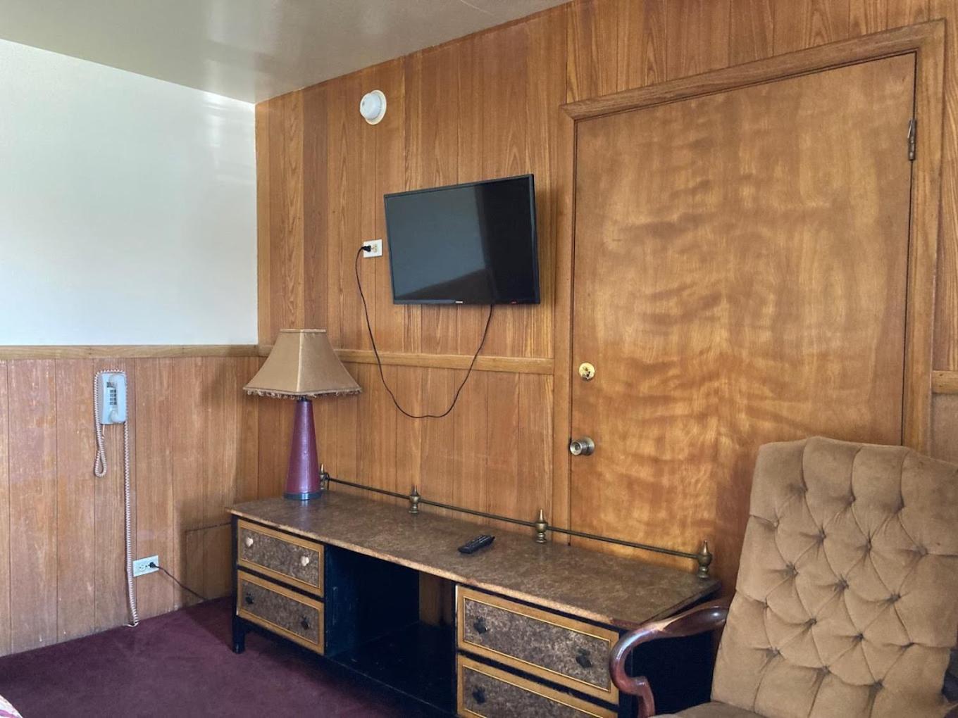 Highland Manor Motel