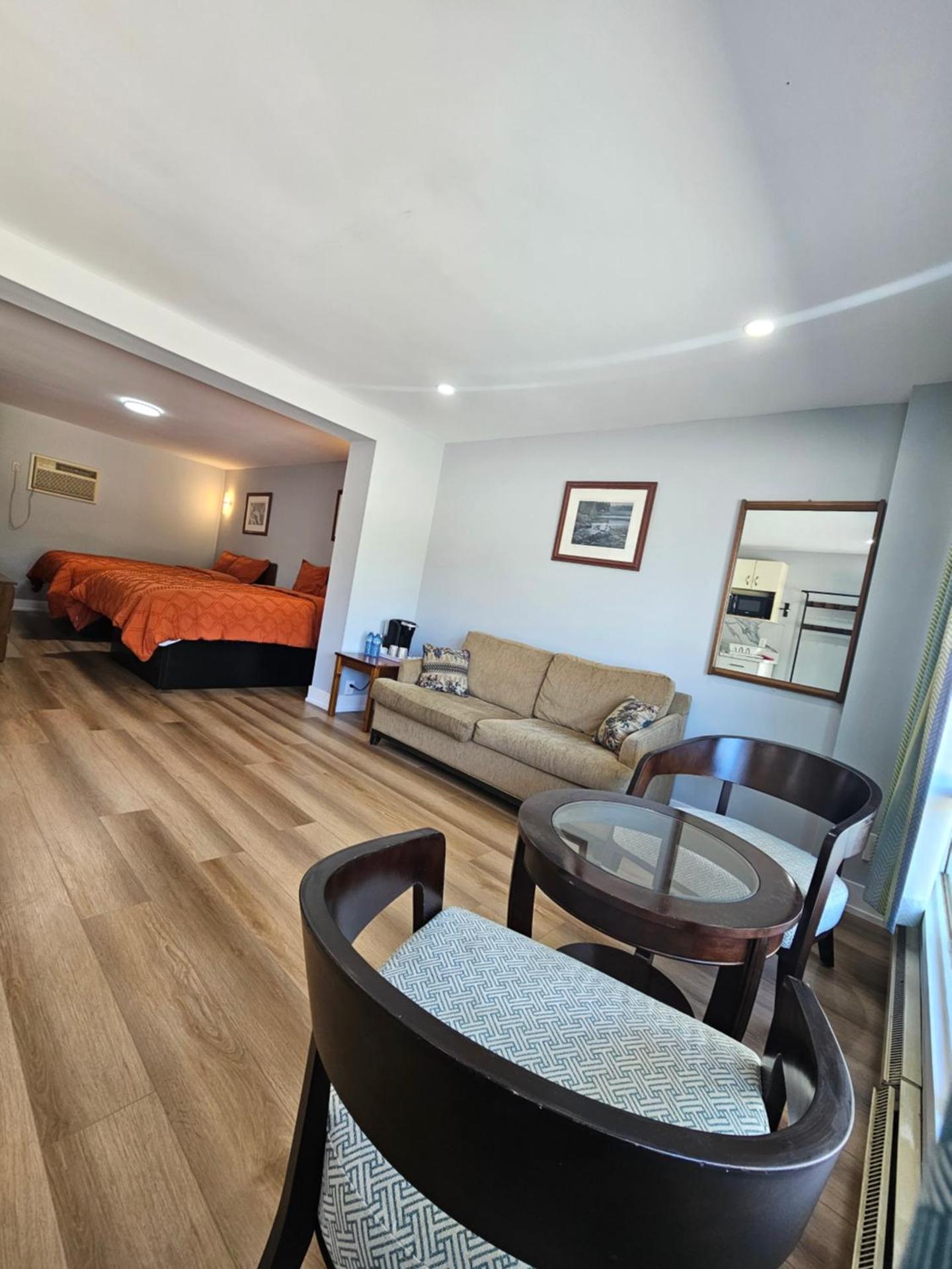 Arrowhead Inn by Baaman's