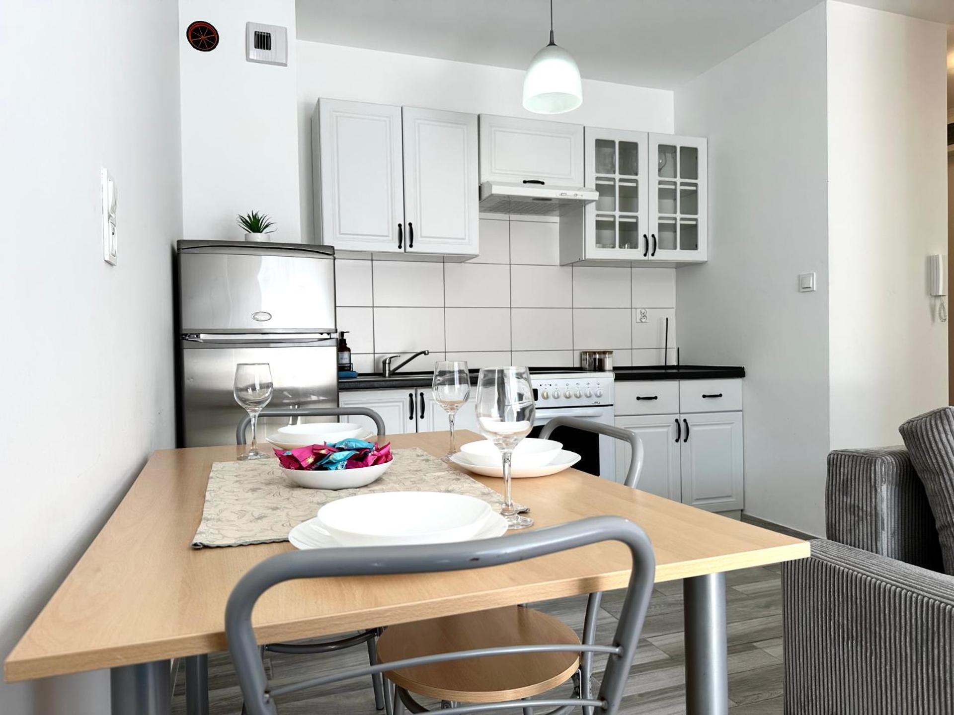 Iwaszkiewicza Apartment - Parking & Balcony