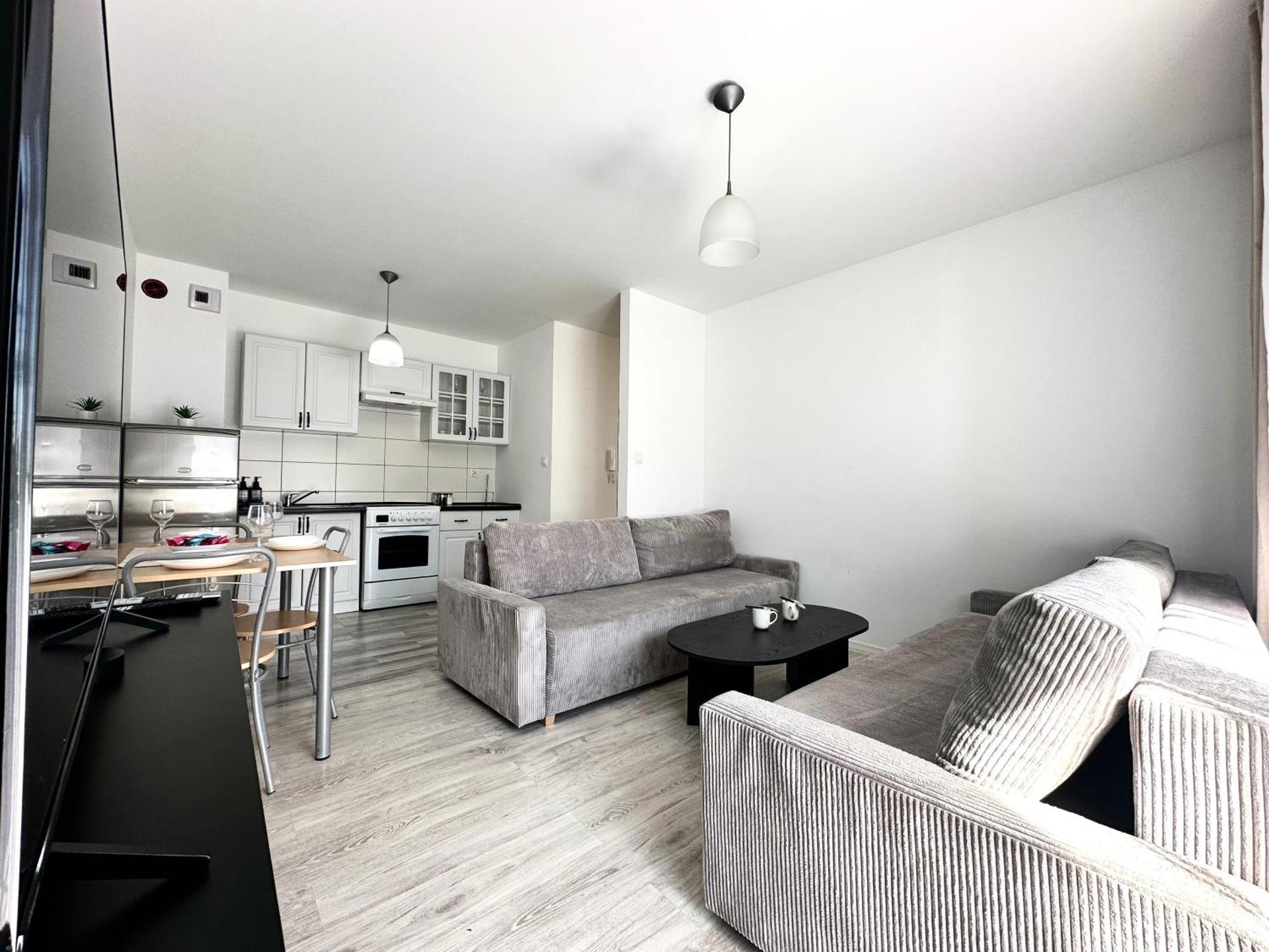 Iwaszkiewicza Apartment - Parking & Balcony