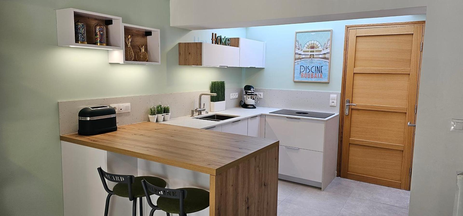 Kitchen or kitchenette