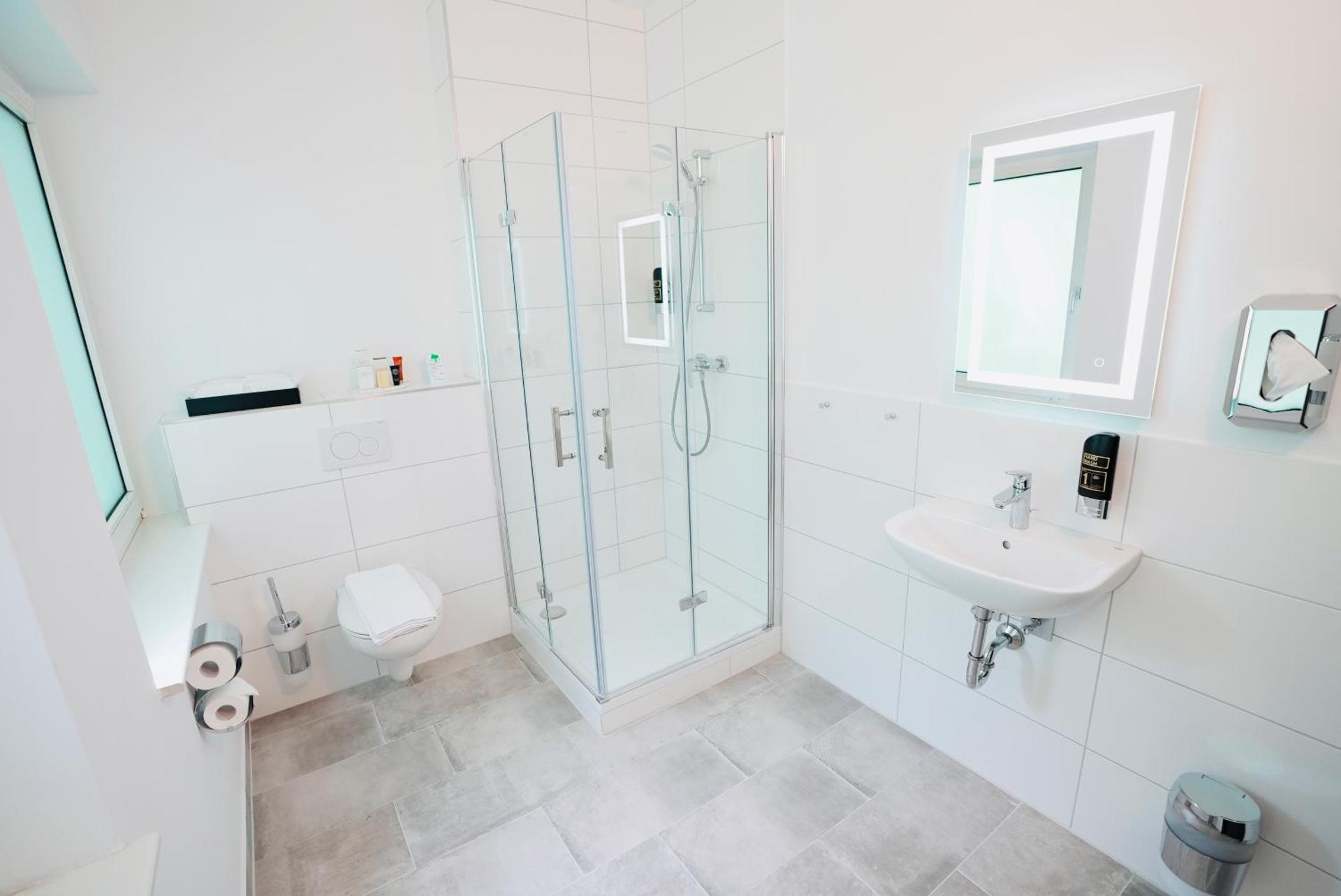 Arthotel Ambassador Wiesbaden - FREE PARKING