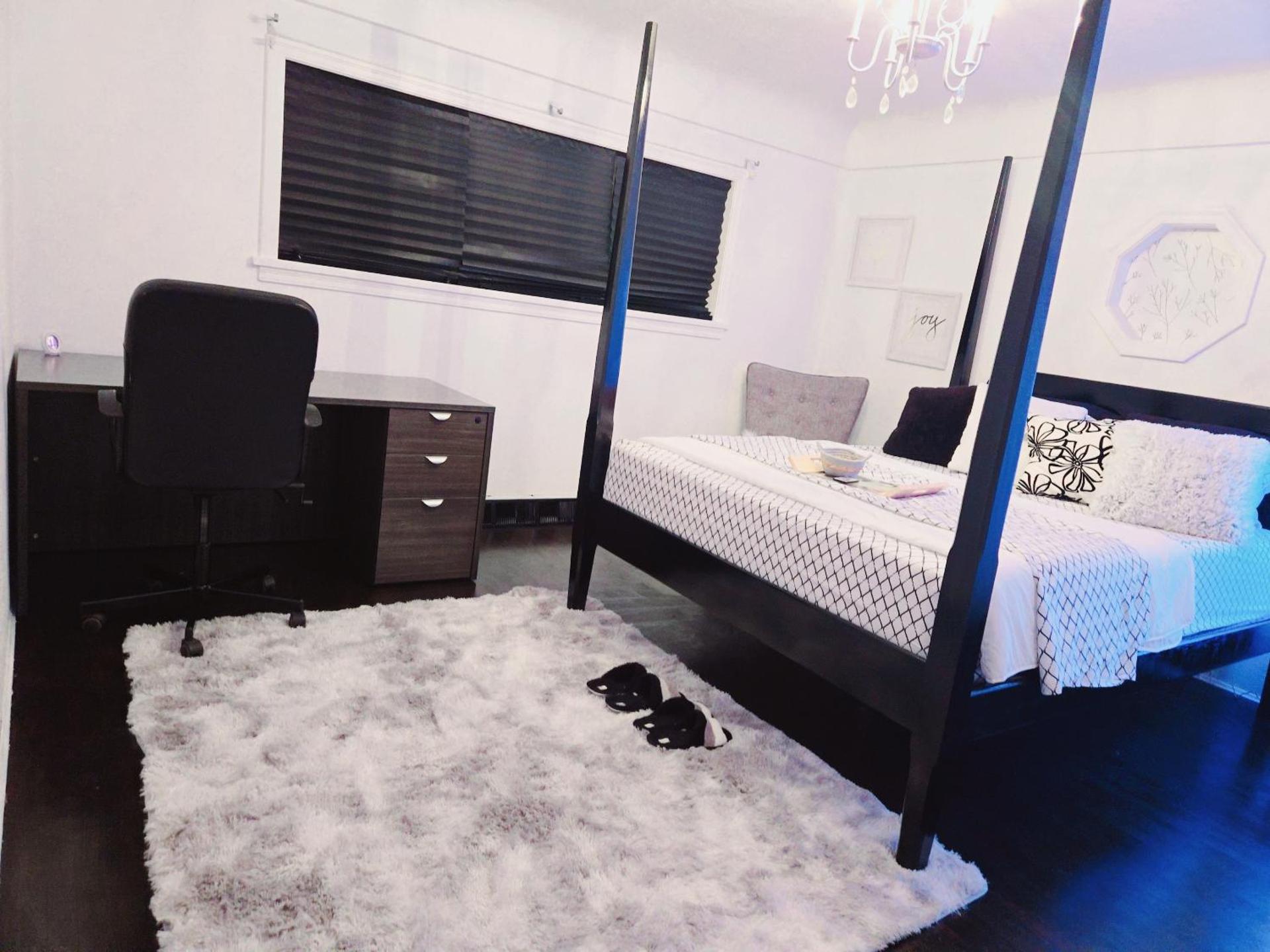 Private 2 BR Cozy Home Private Parking Free Sparkling and Goodies! 4 mins from Metrotown