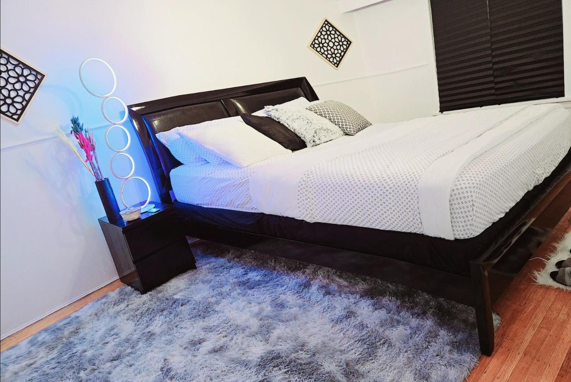 Private 2 BR Cozy Home Private Parking Free Sparkling and Goodies! 4 mins from Metrotown