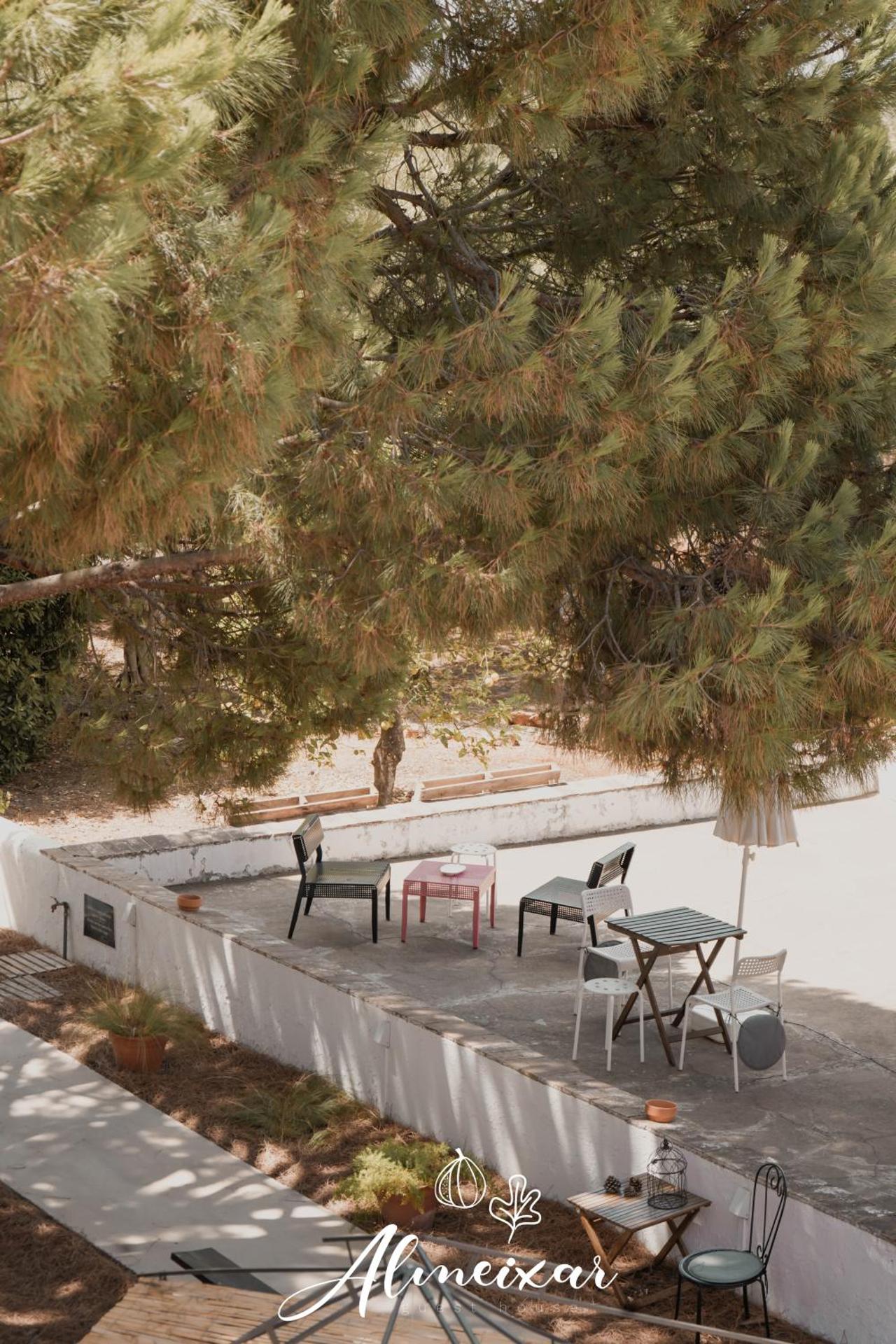 Guest House Almeixar