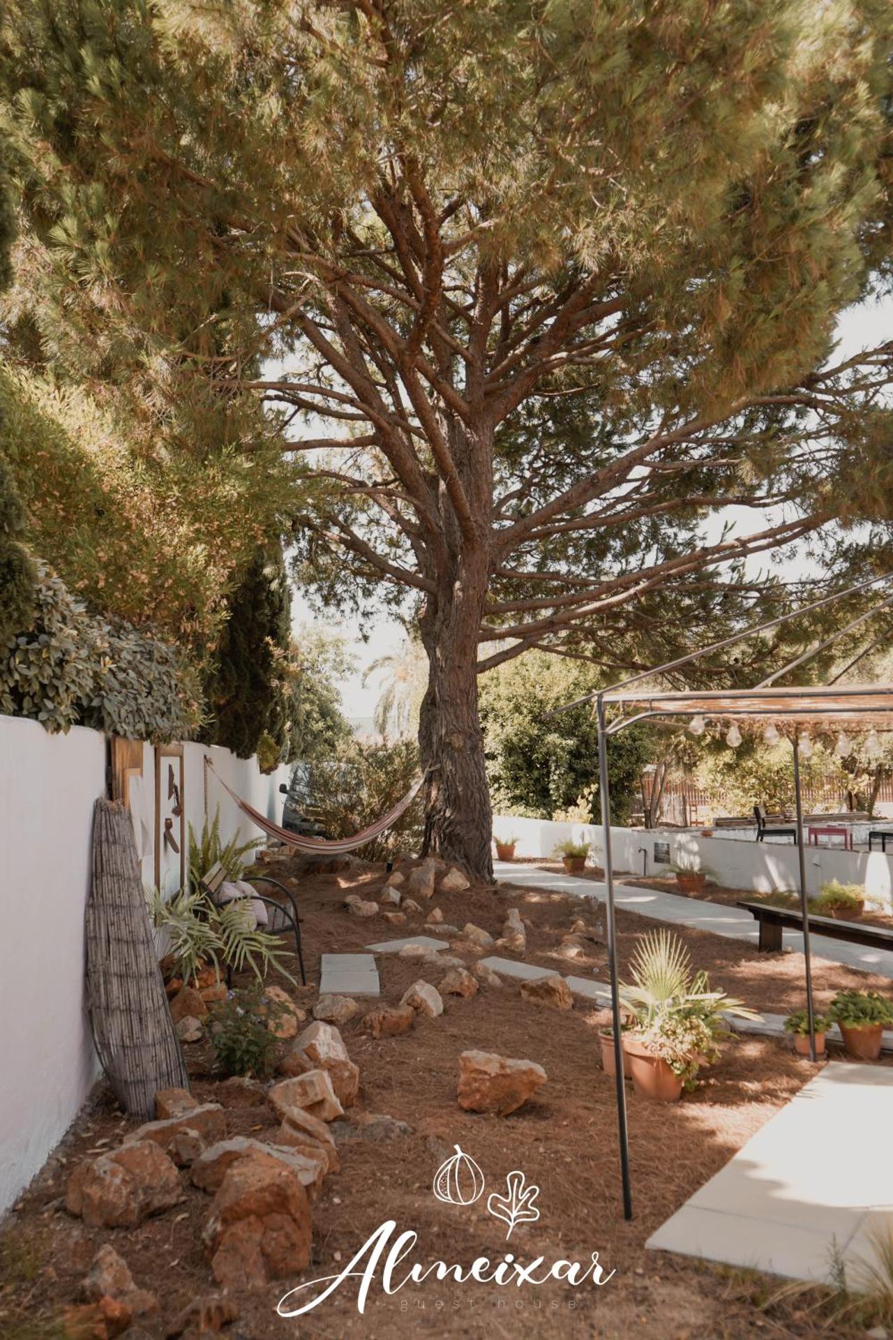 Guest House Almeixar