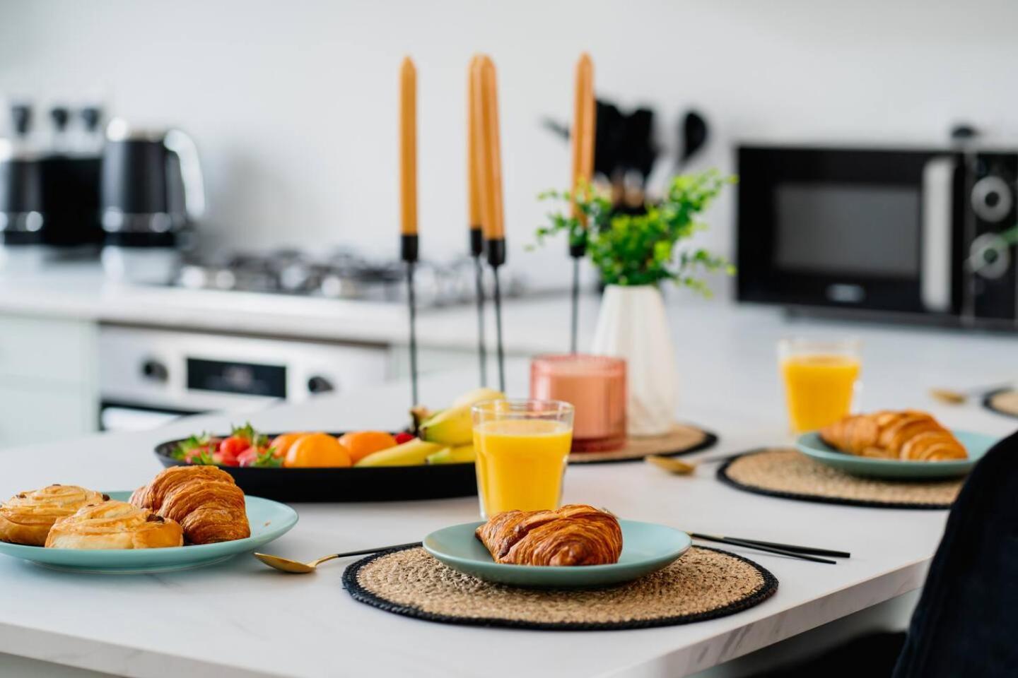 Sawley Cottage Above Rubies Canal, Cafes, Bars!