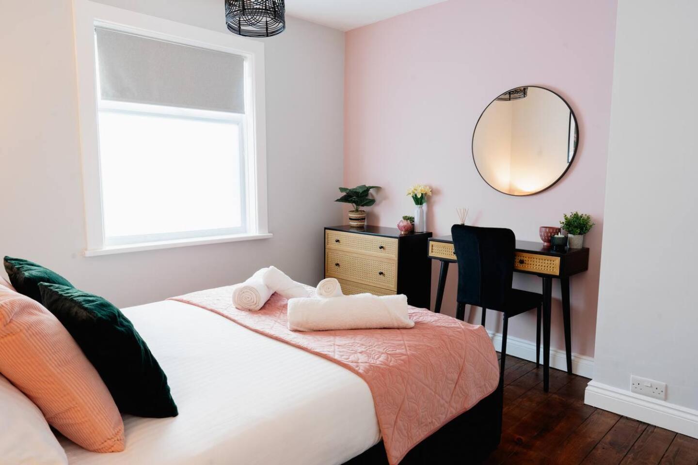 Bowling Terrace Above Rubies Dog Friendly, Walks