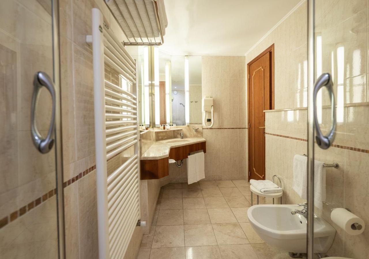 Superior Double or Twin Room with Pool Access