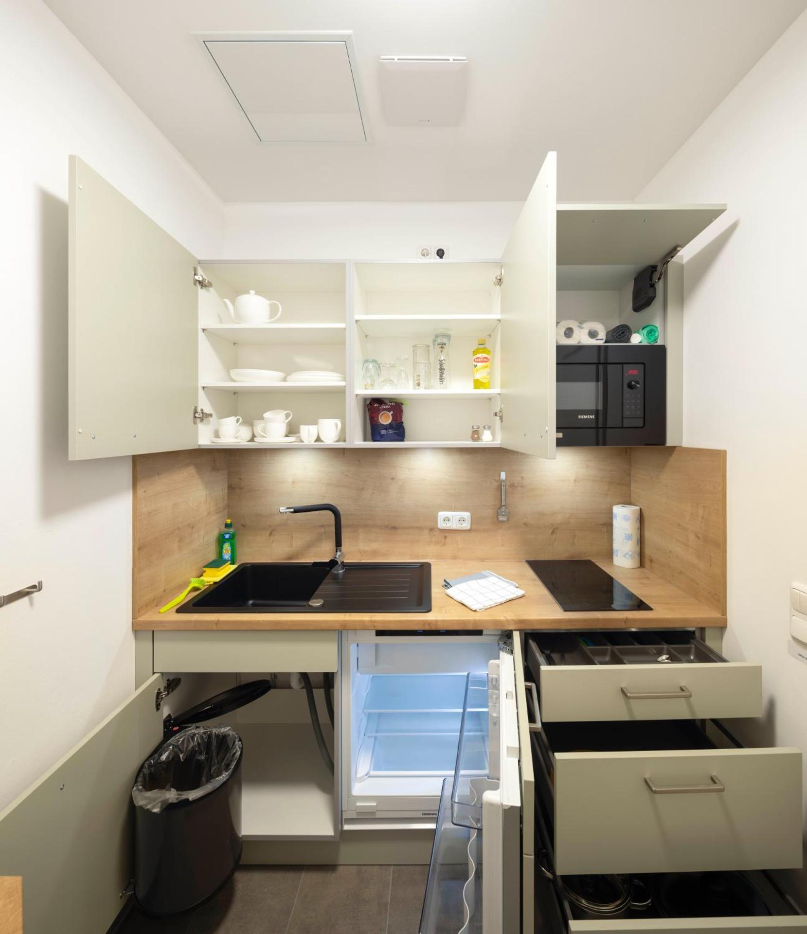 Kitchen or kitchenette