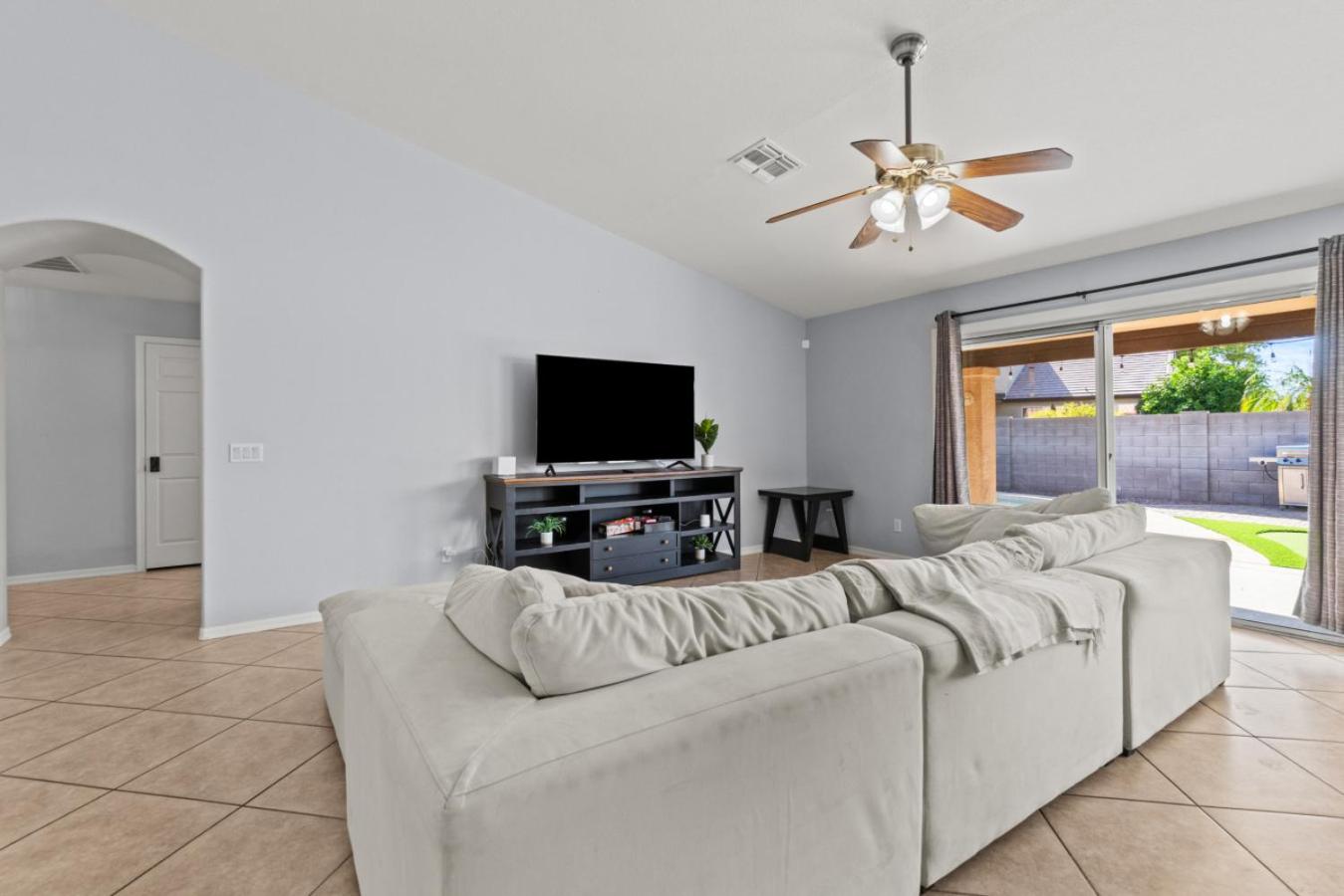 Communal lounge/ TV room