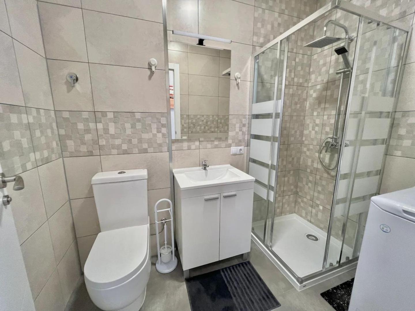 Sunny Terrace Apartment