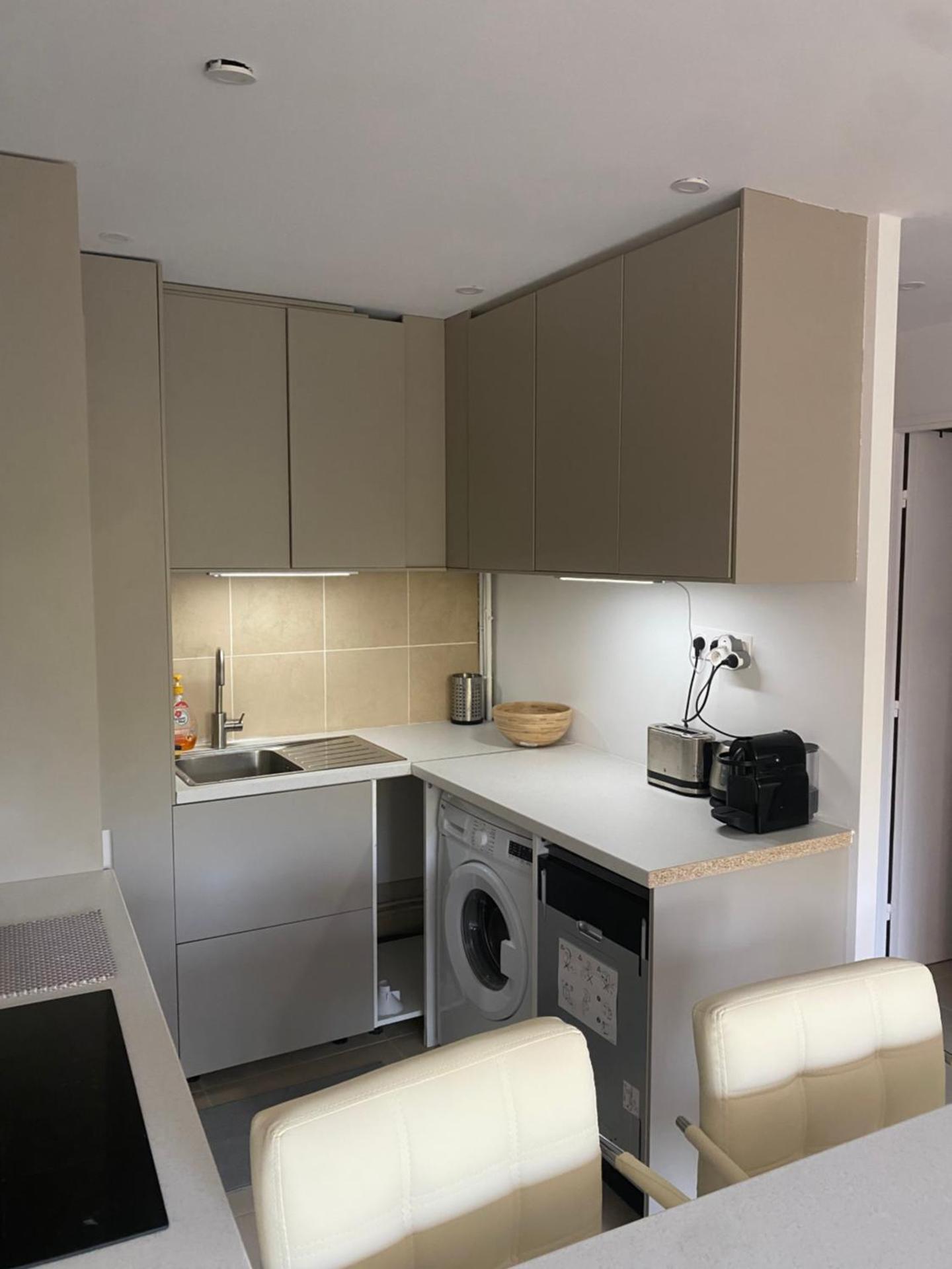 Kitchen or kitchenette