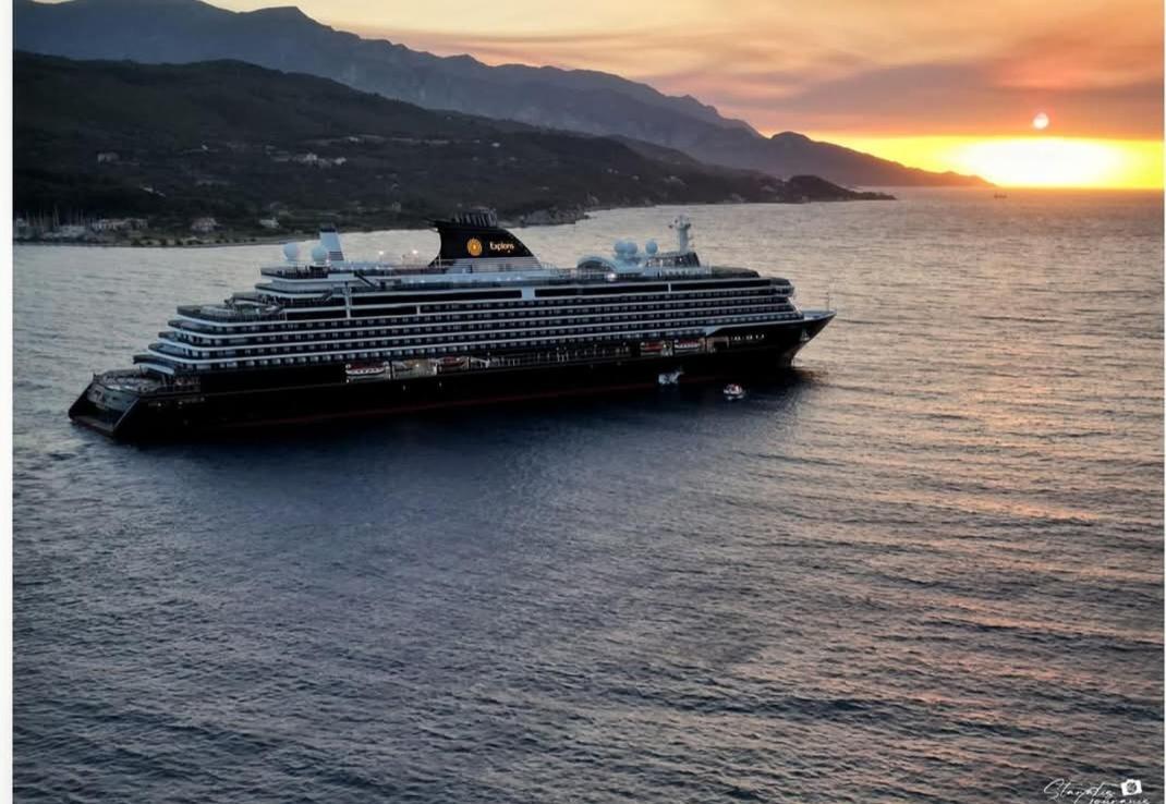 Rania's Seaview Corner