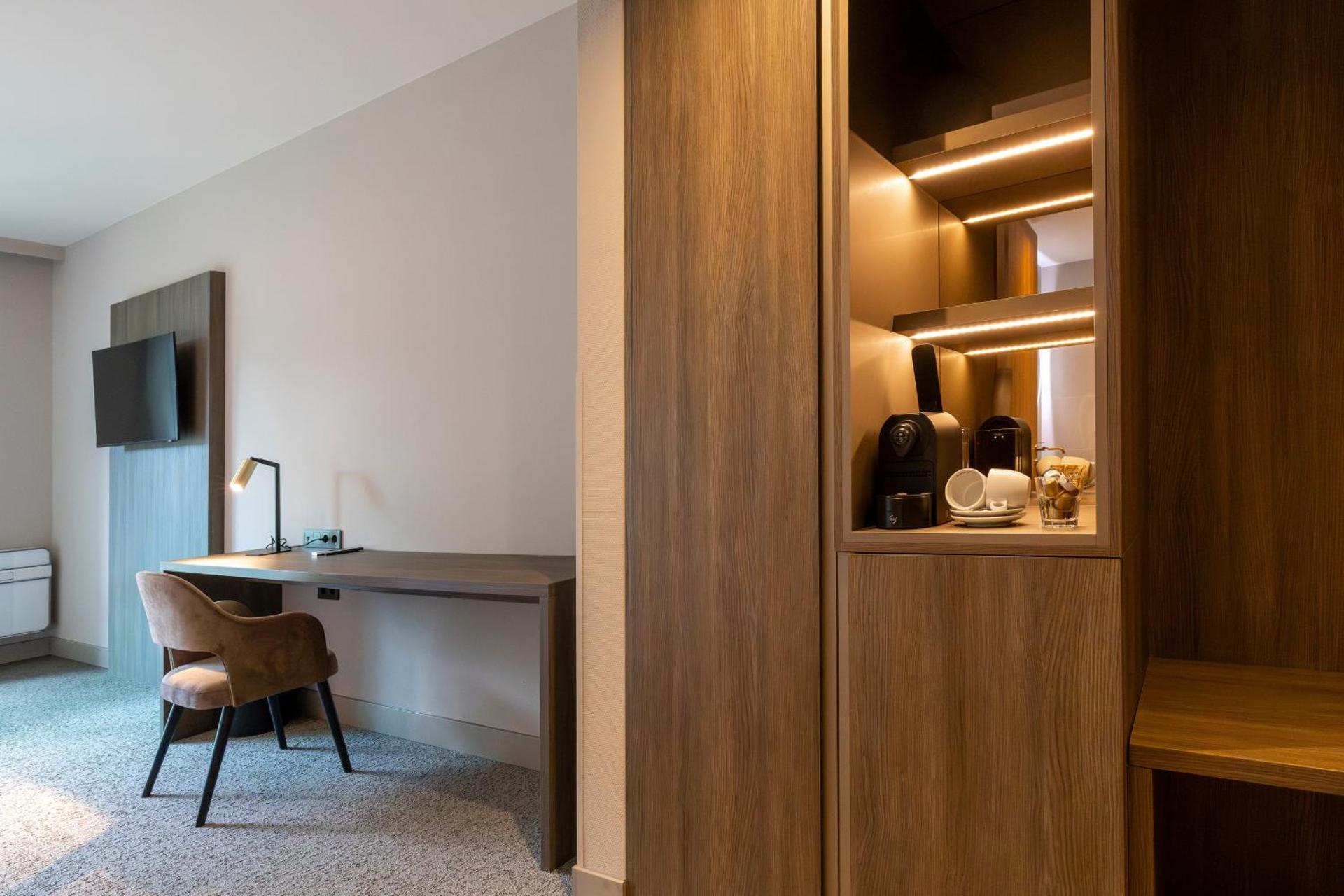 Camera Queen Superior