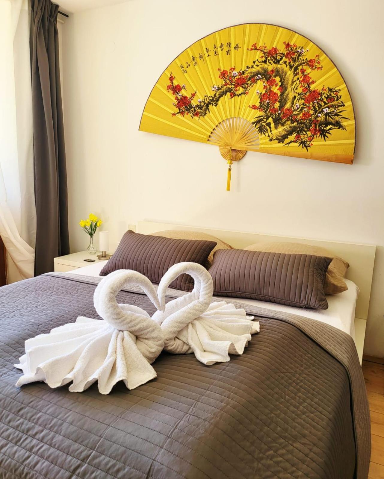 Schonach mountain-Top, forest, free parking, new kitchen, high-speed internet