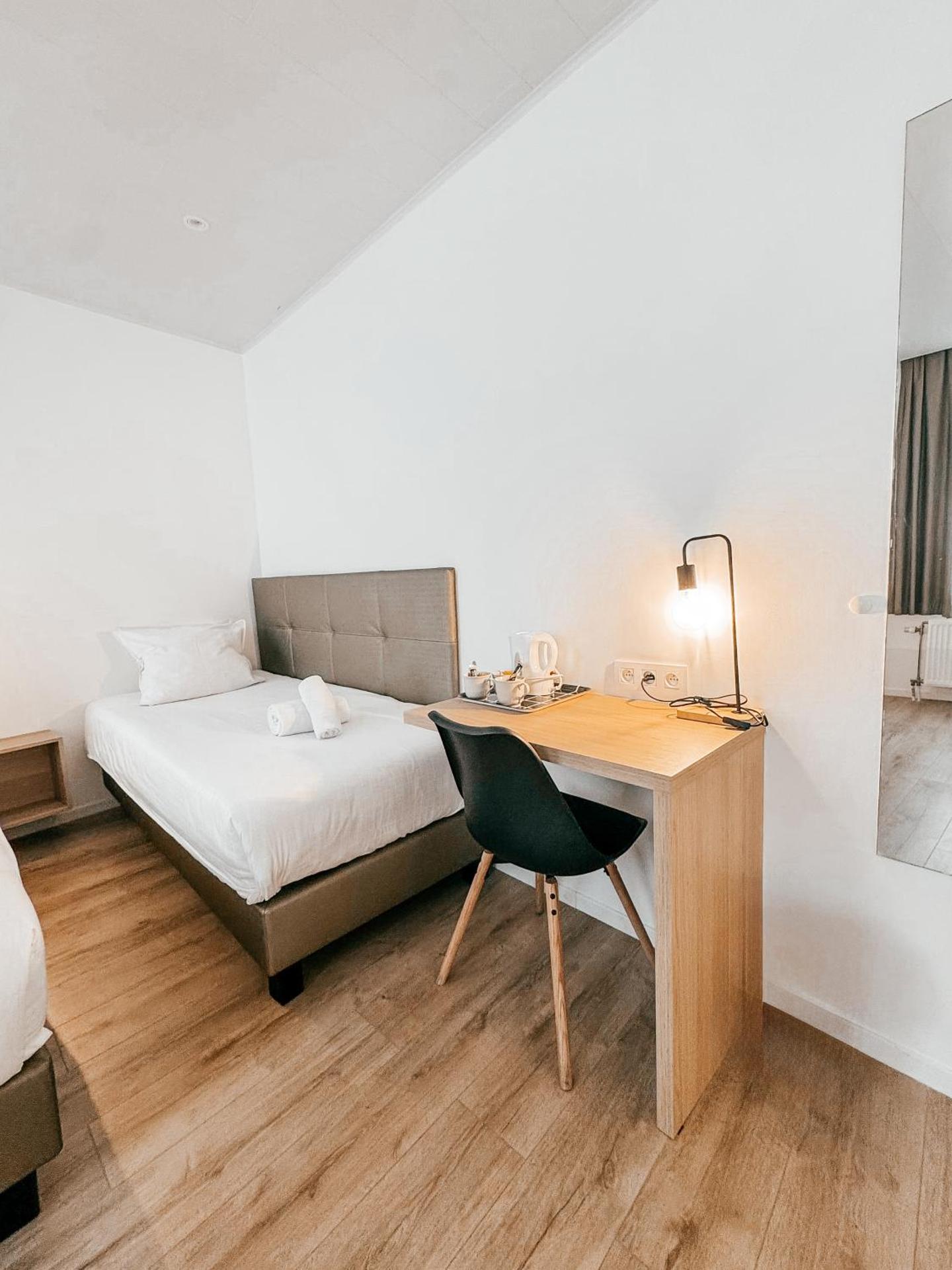 Budget Triple Room with Private Bath