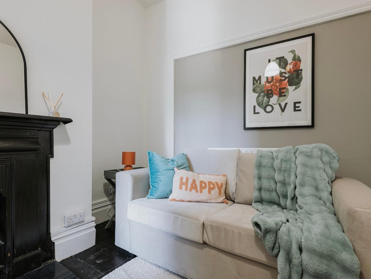 3 bdr House - Garden, easy access to centrl London