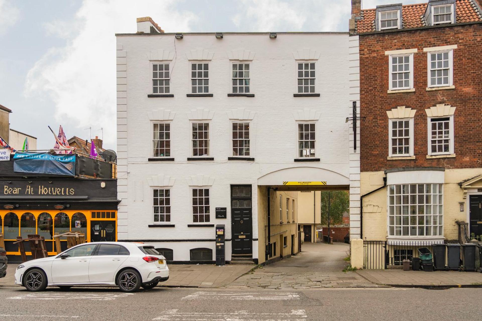 Hotwells I Your Apartment