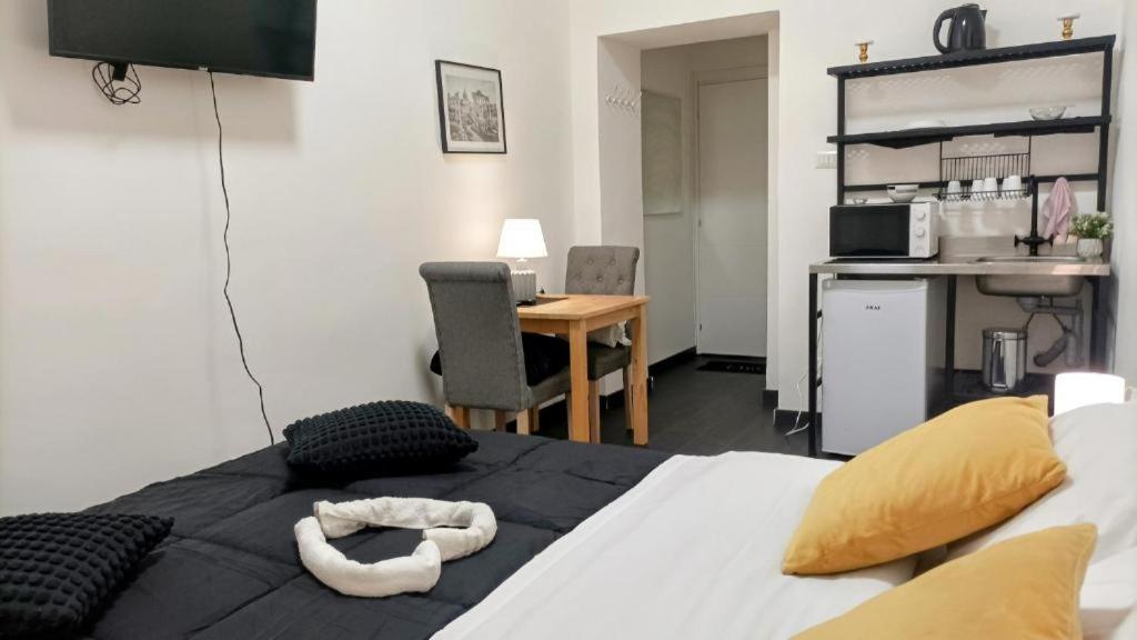 little roma apartment