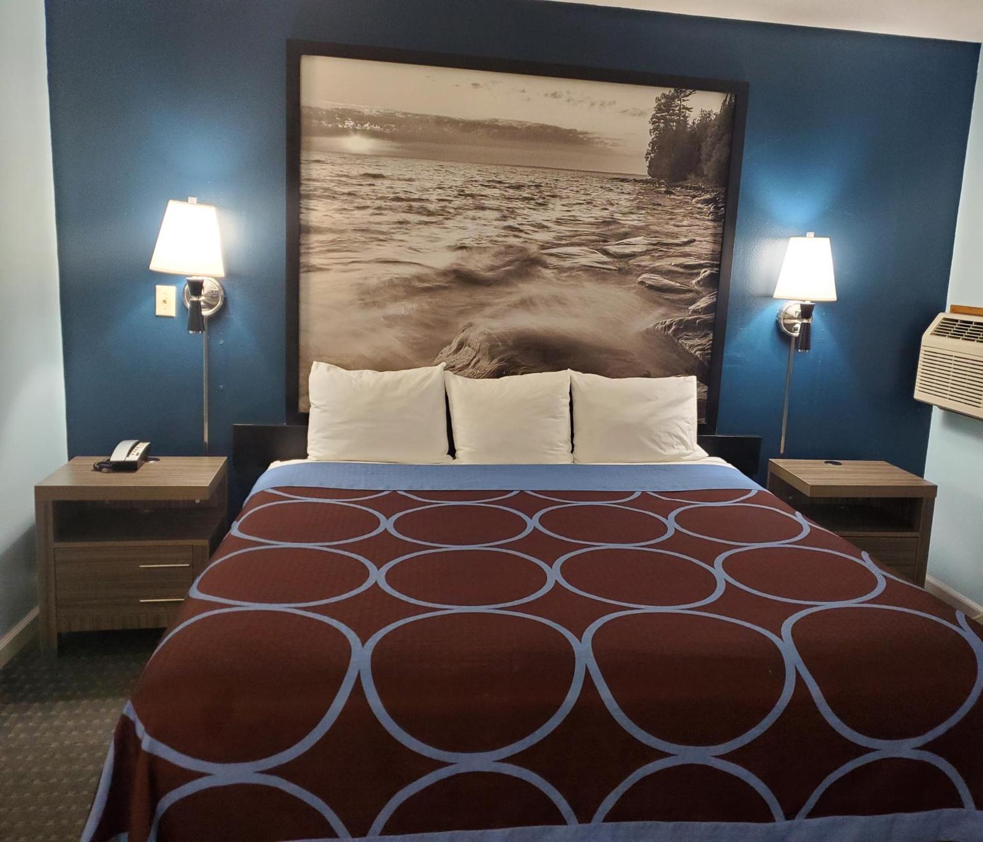 River Hill Inn & Suites