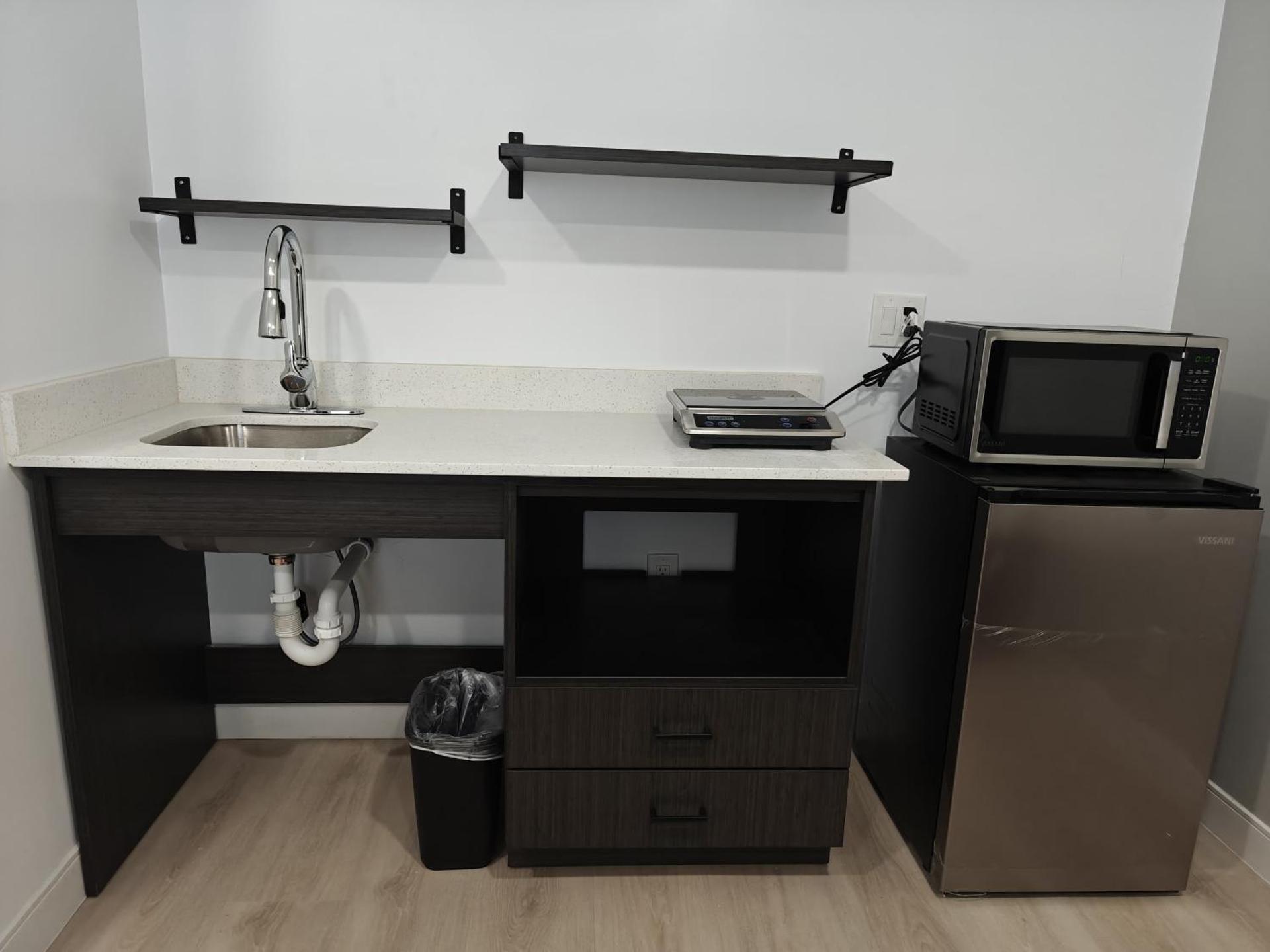 Kitchen or kitchenette