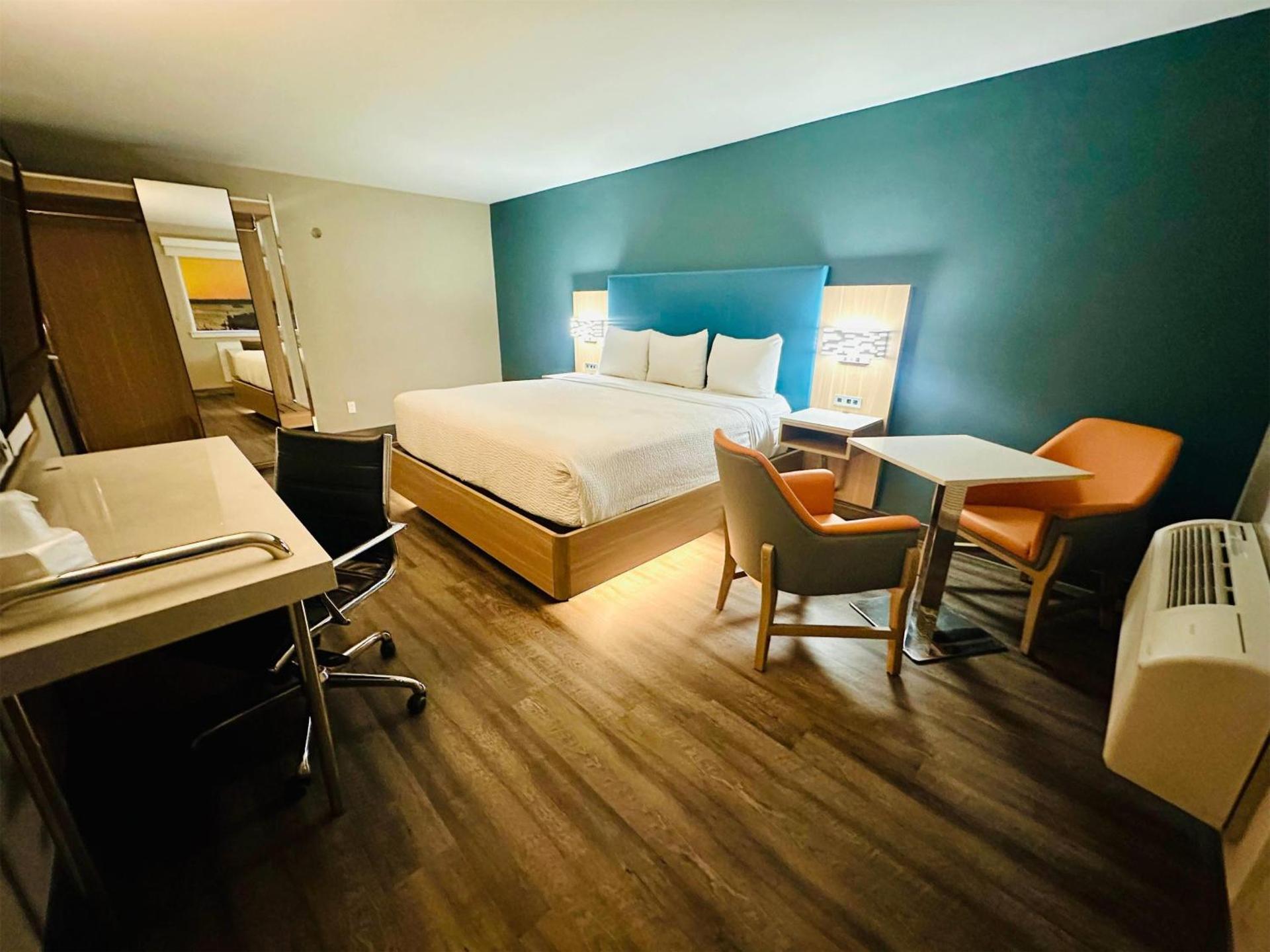 Photo of the whole room