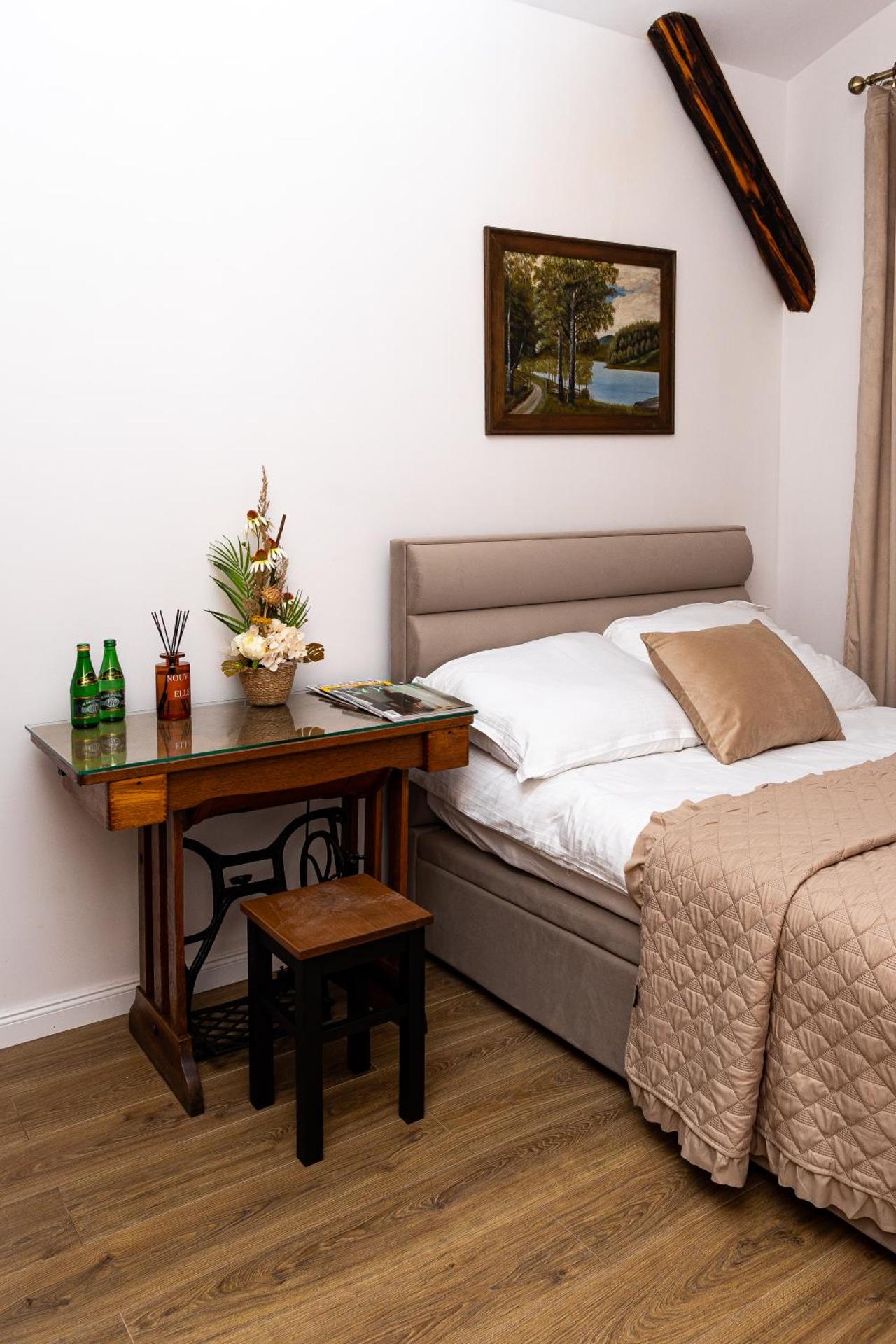 RETRO MODERN - Mickiewicza, VAT, 24h