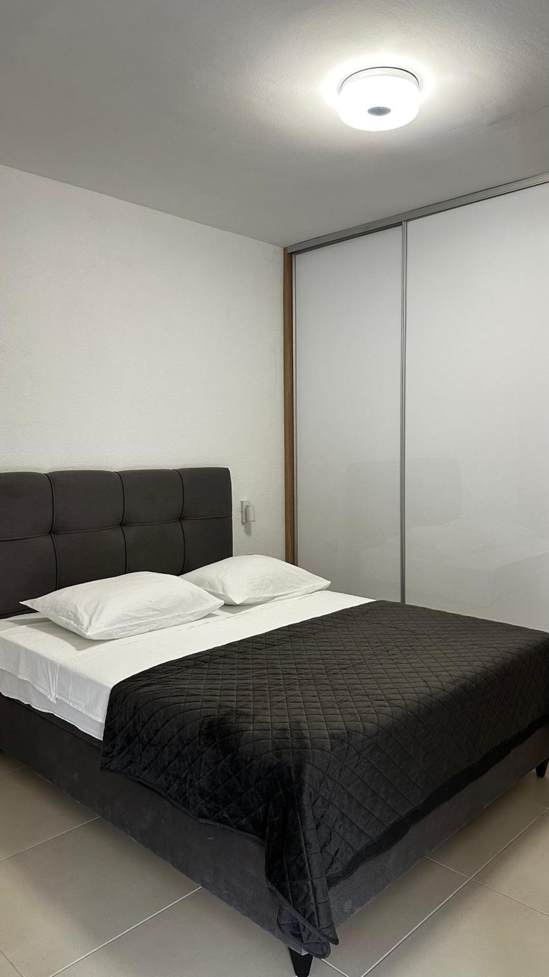 Apartments & rooms Prižmić