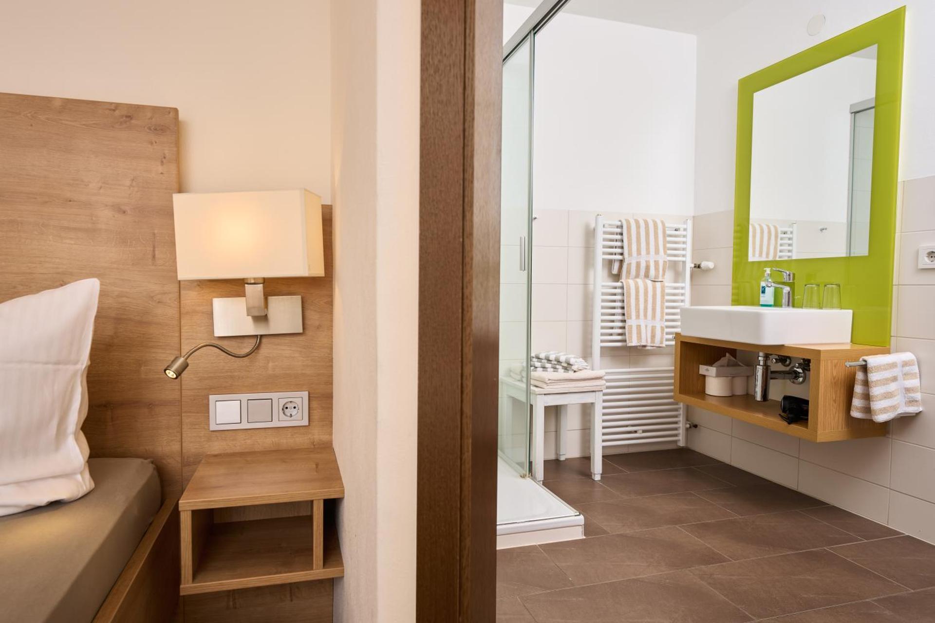 Double or Twin Room with Shower