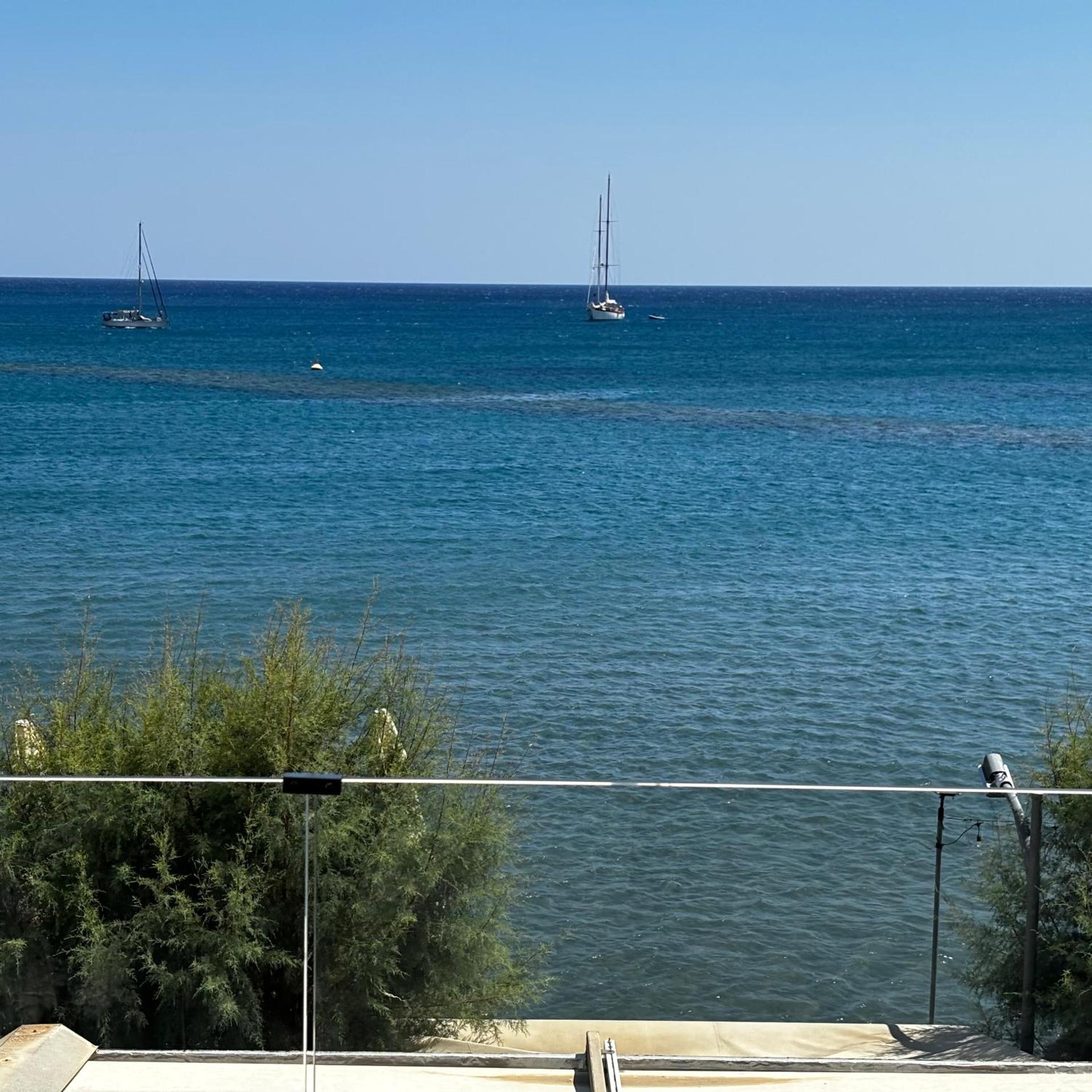 CENTRAL URBAN LUXURY SEA VIEW APT SINCE 2009