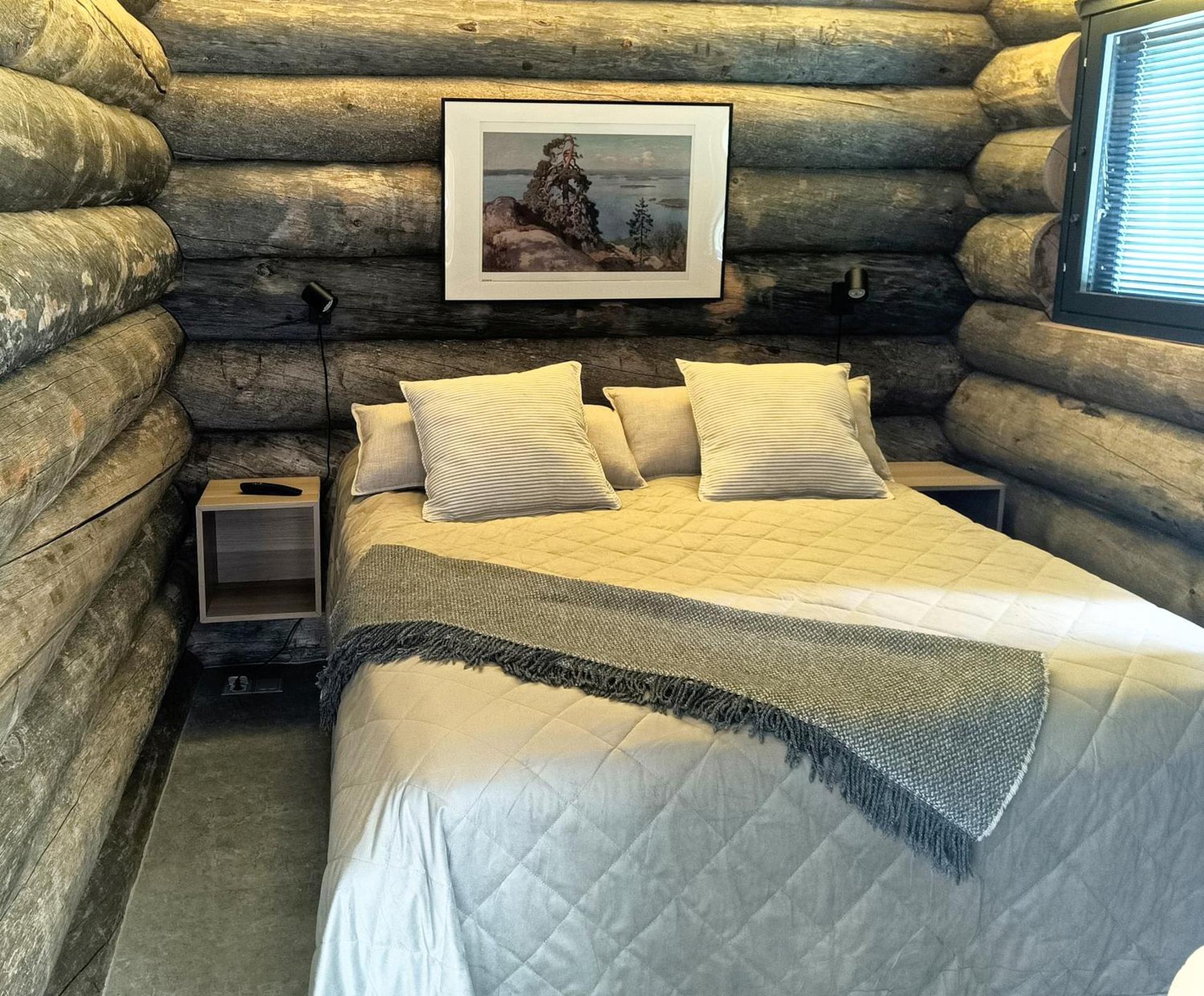 Upea kelohirsihuvila rannalla, myös poreamme!