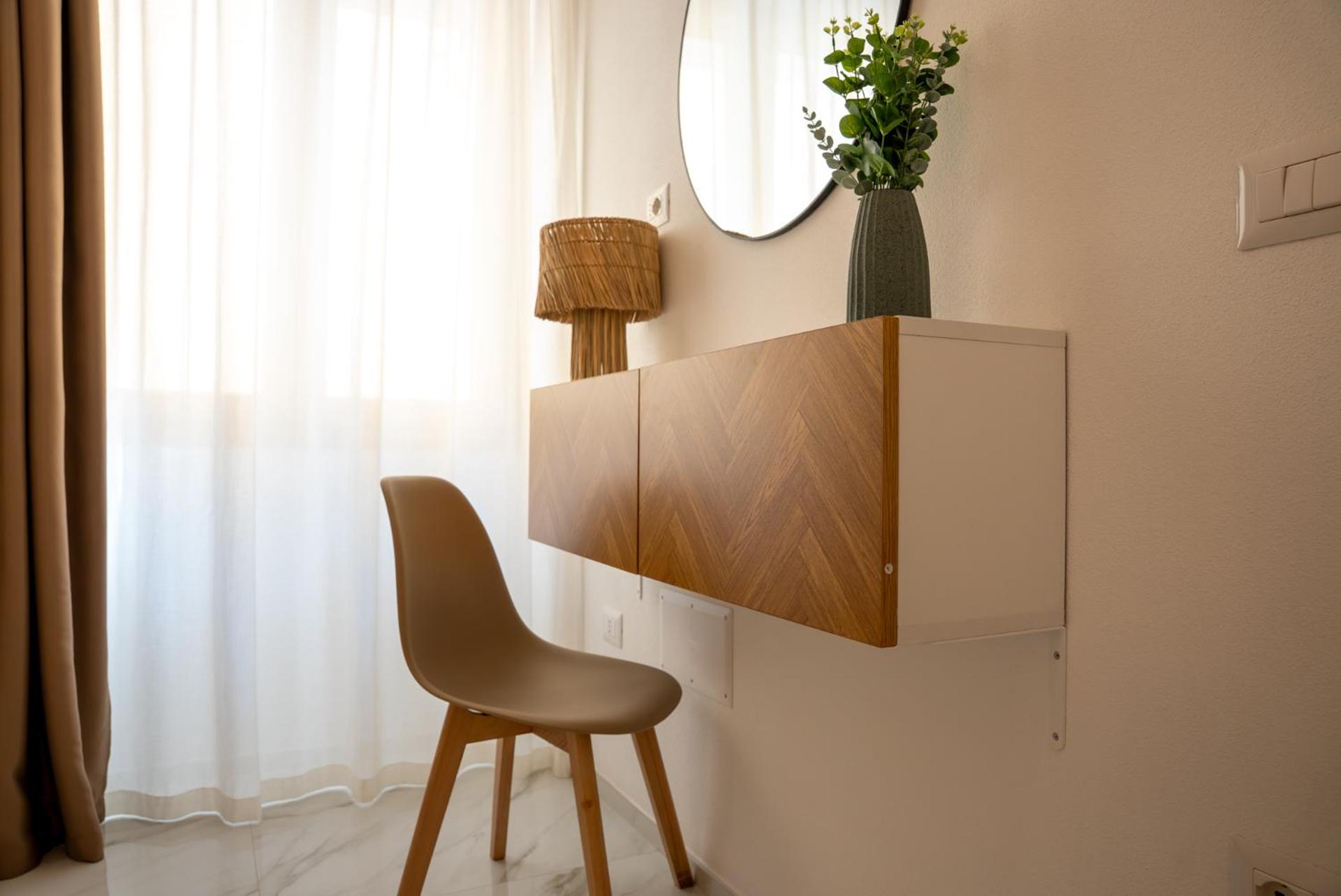 Deluxe One-Bedroom Apartment