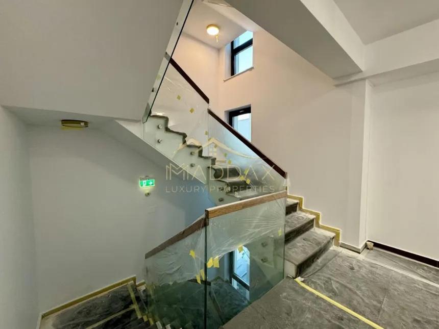 Lamar Parlament De Luxe