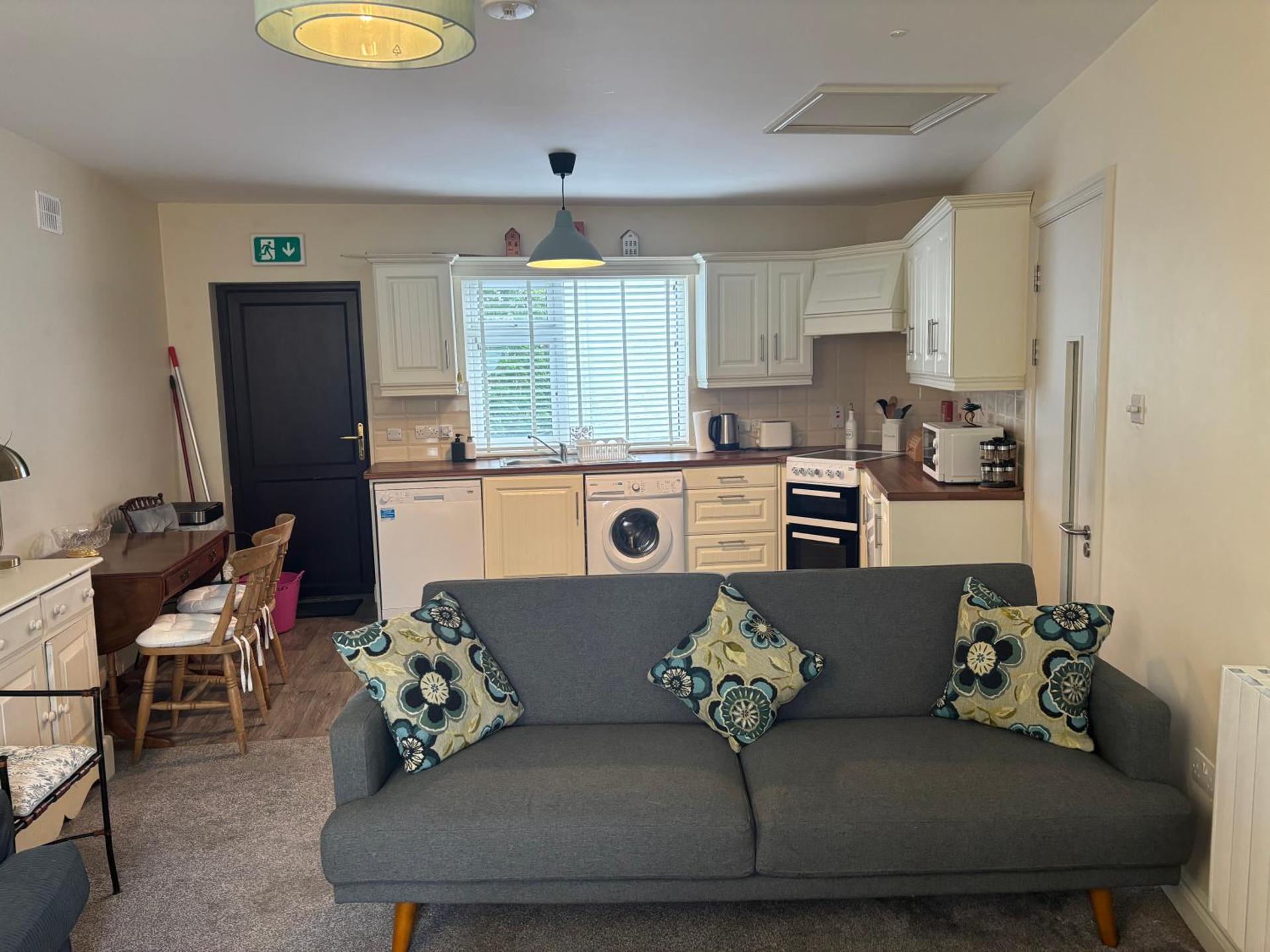 Carrick - Town Centre Apartment