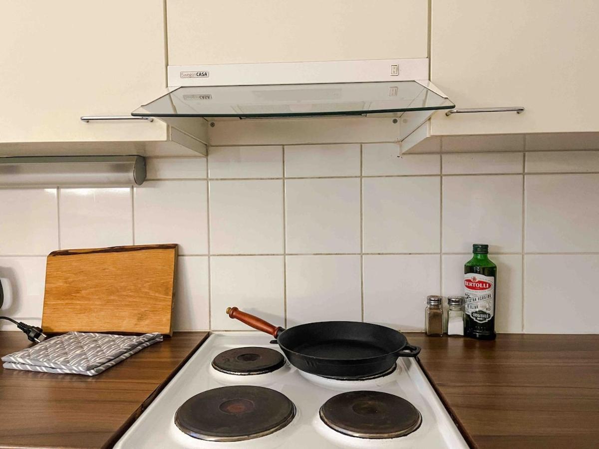 One-bedroom apartment with free parking